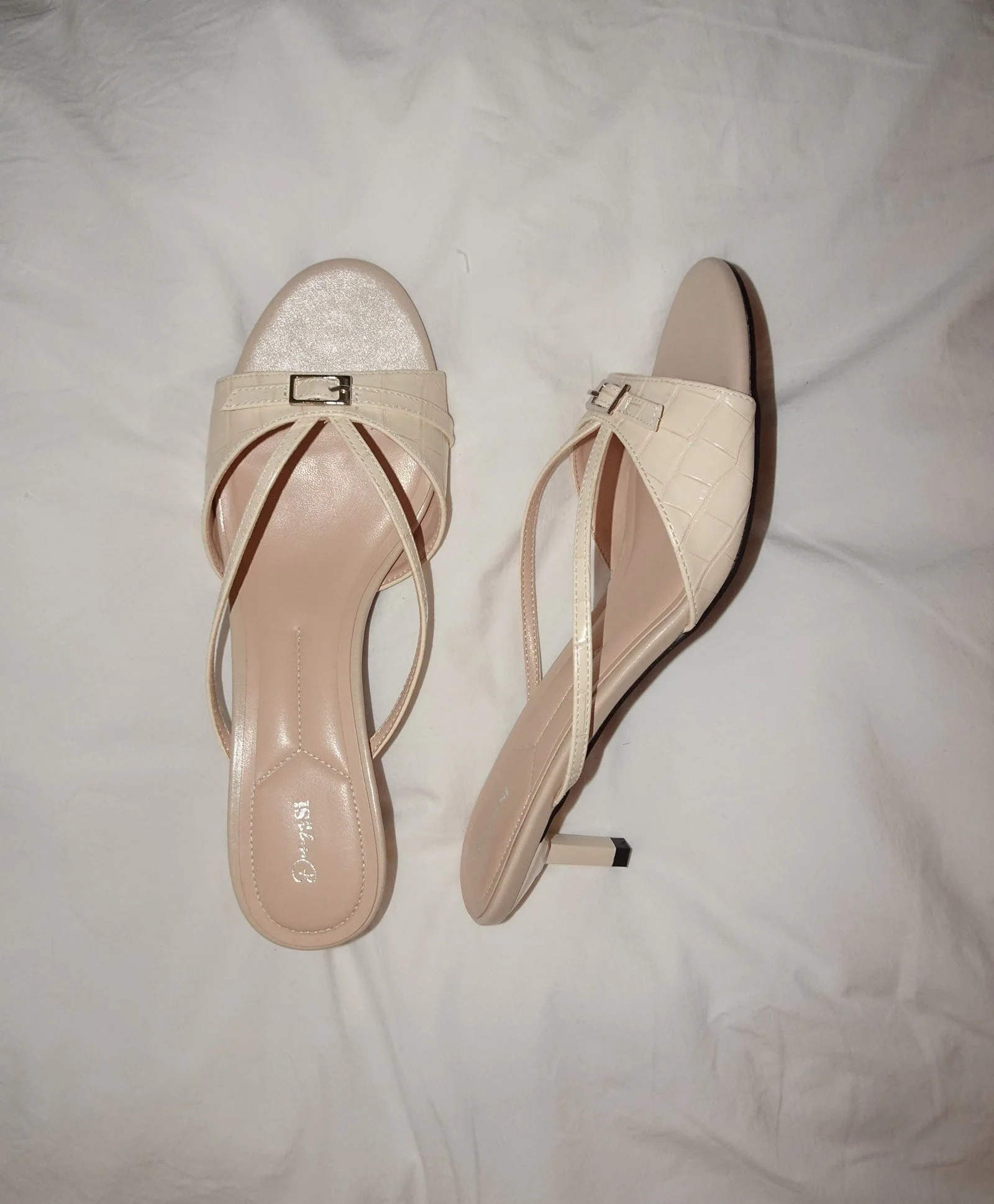 Teleo mini heels with buckle detail - Cream 1 Teleo mini heels with buckle detail - Cream