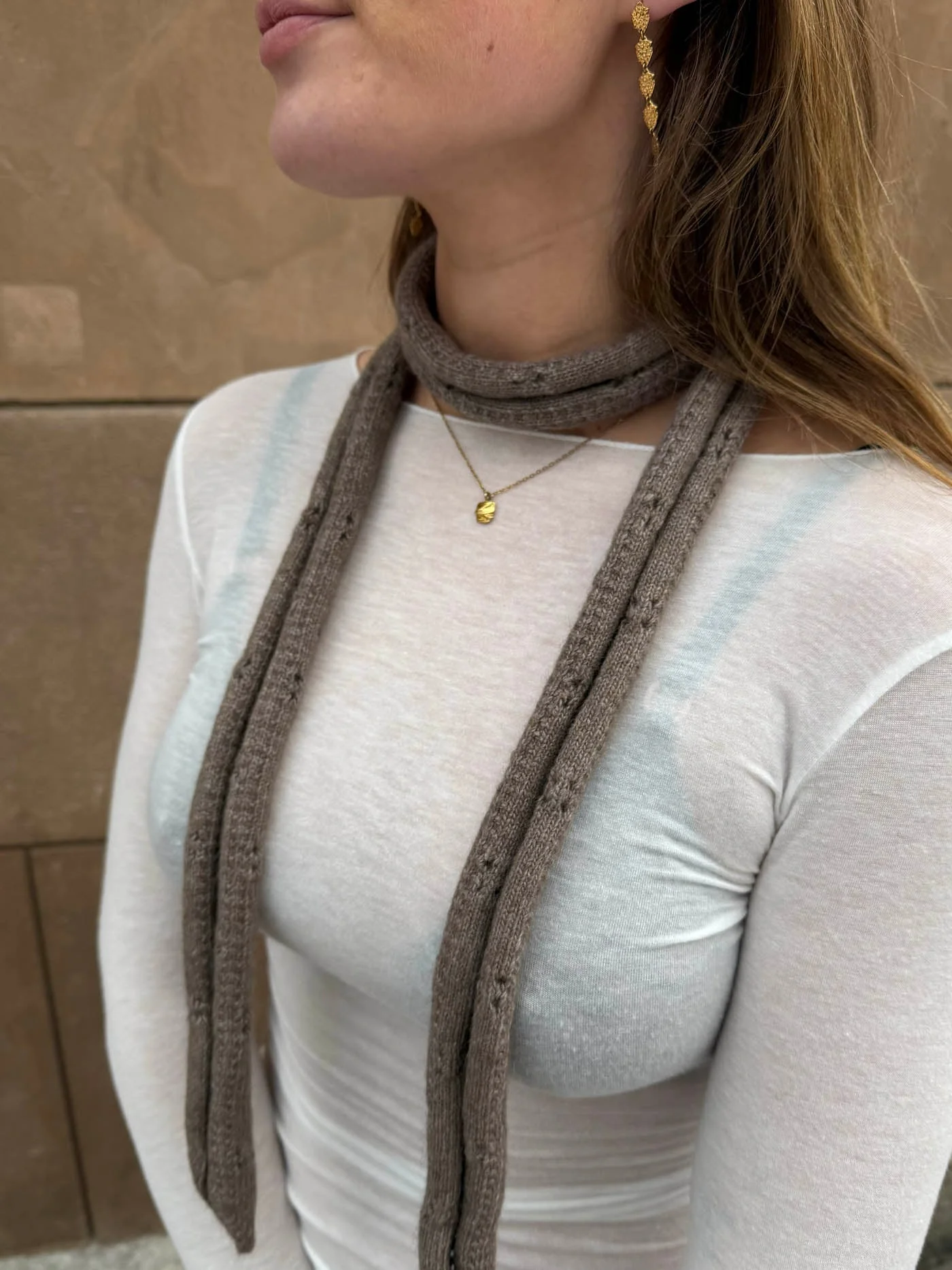 Tova scarf - Taupe 4 Tova scarf - Taupe