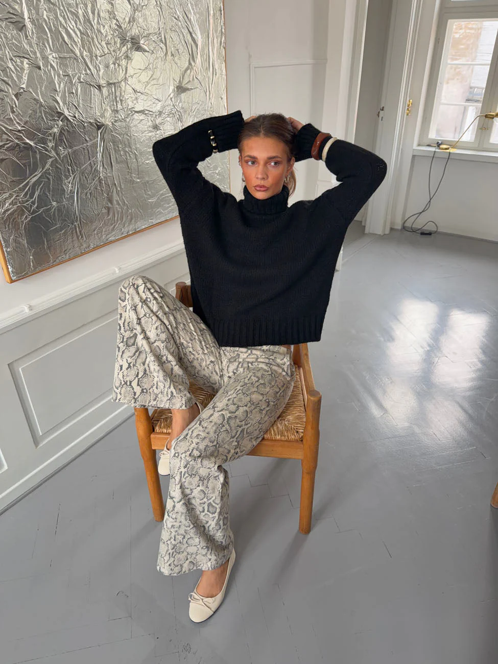 Valdamara oversized turtleneck - Black 7 Valdamara oversized turtleneck - Black