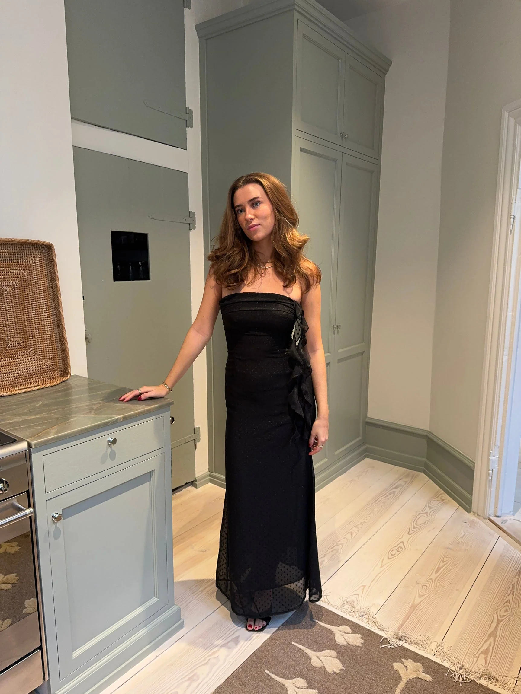 Svera shimmer dress with ruffle detail - Black 5 Svera shimmer dress with ruffle detail - Black
