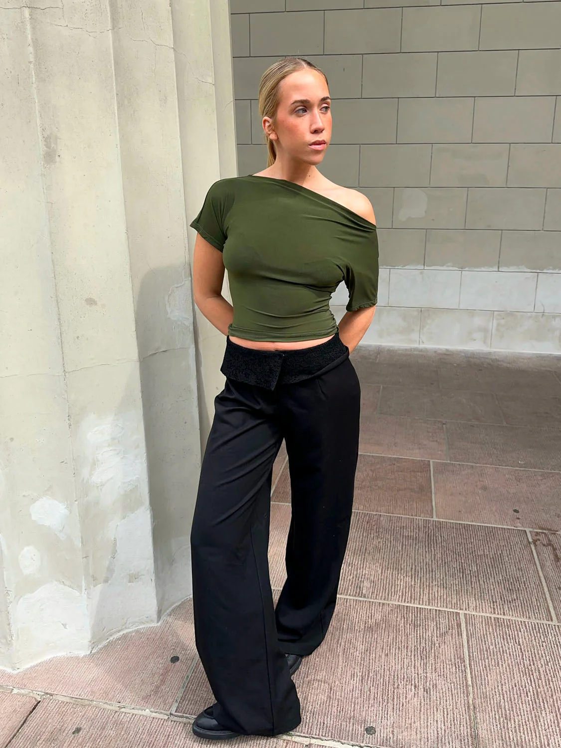 Florine fitted t-shirt – Khaki 2 Florine fitted t-shirt – Khaki