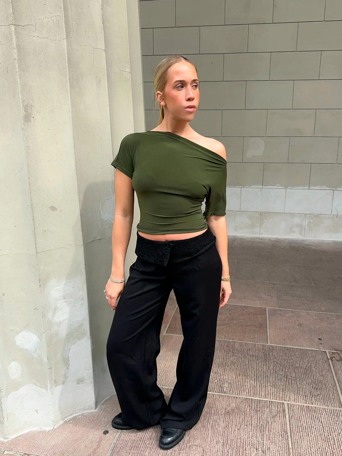 Florine fitted t-shirt – Khaki 5 Florine fitted t-shirt – Khaki