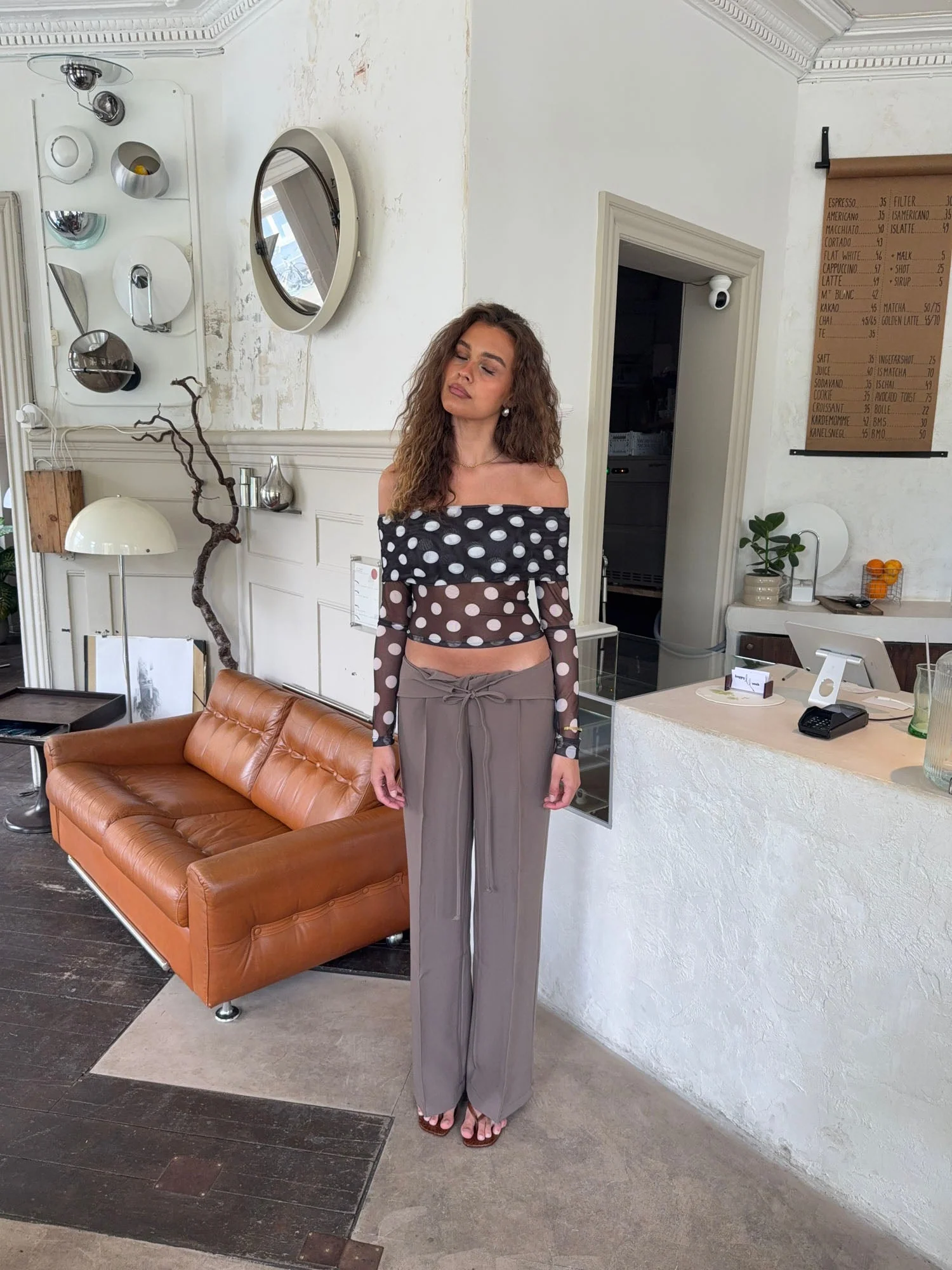 Alba off shoulder top with polka dots – Black/white 2 Alba off shoulder top with polka dots – Black/white