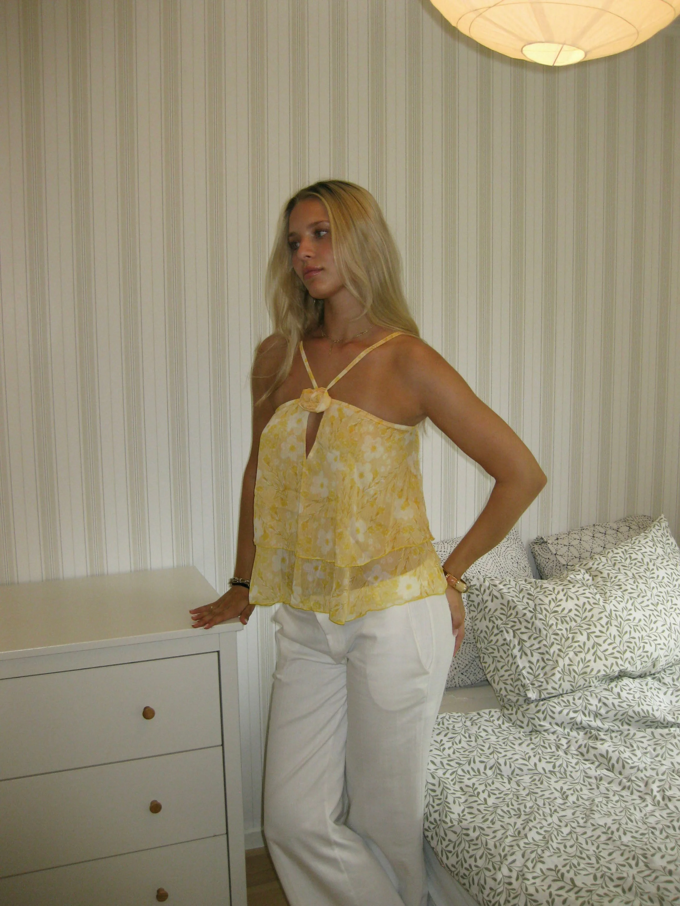Albertia top with flower – Yellow/white 6 Albertia top with flower – Yellow/white