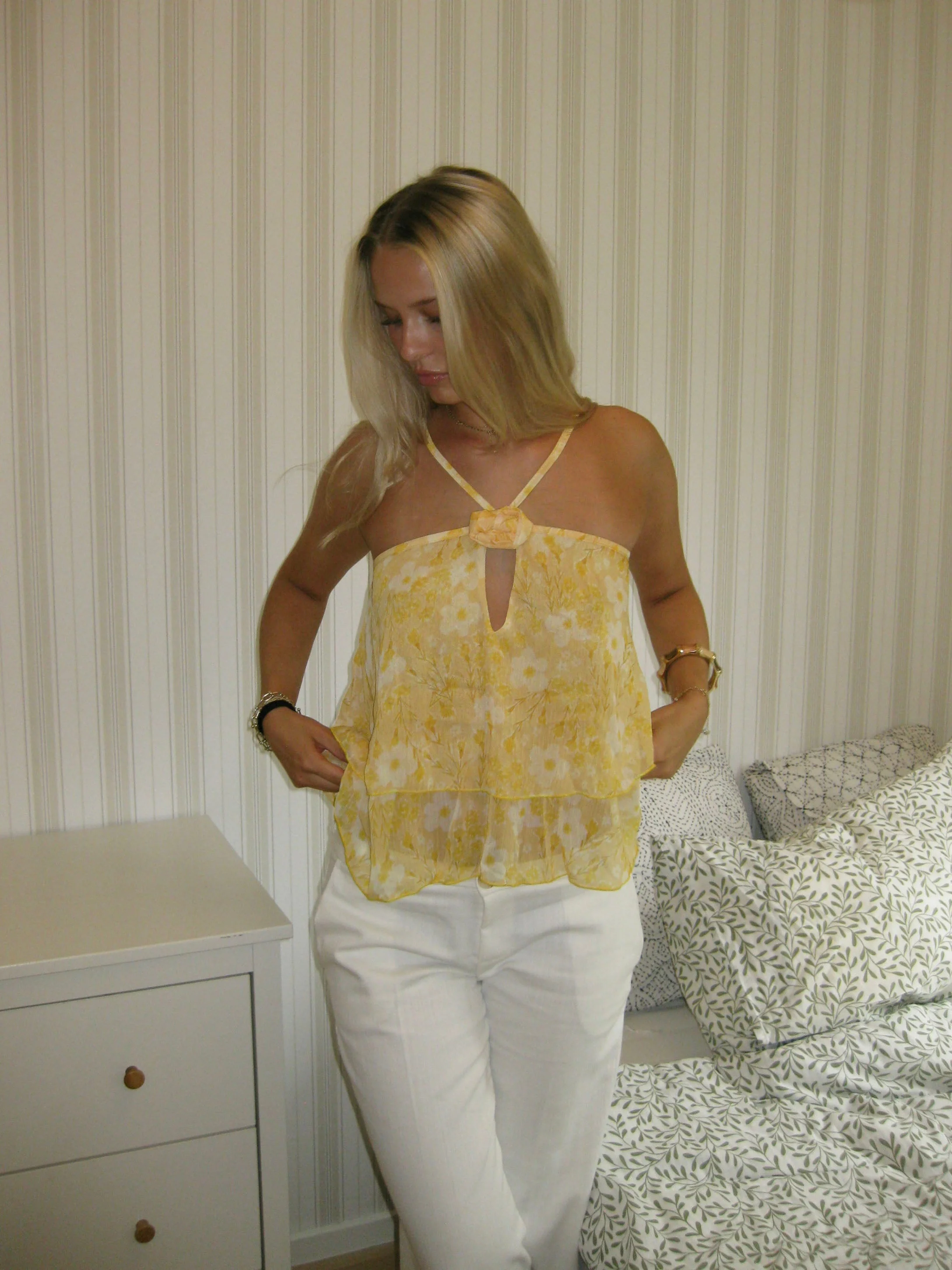 Albertia top with flower – Yellow/white 7 Albertia top with flower – Yellow/white