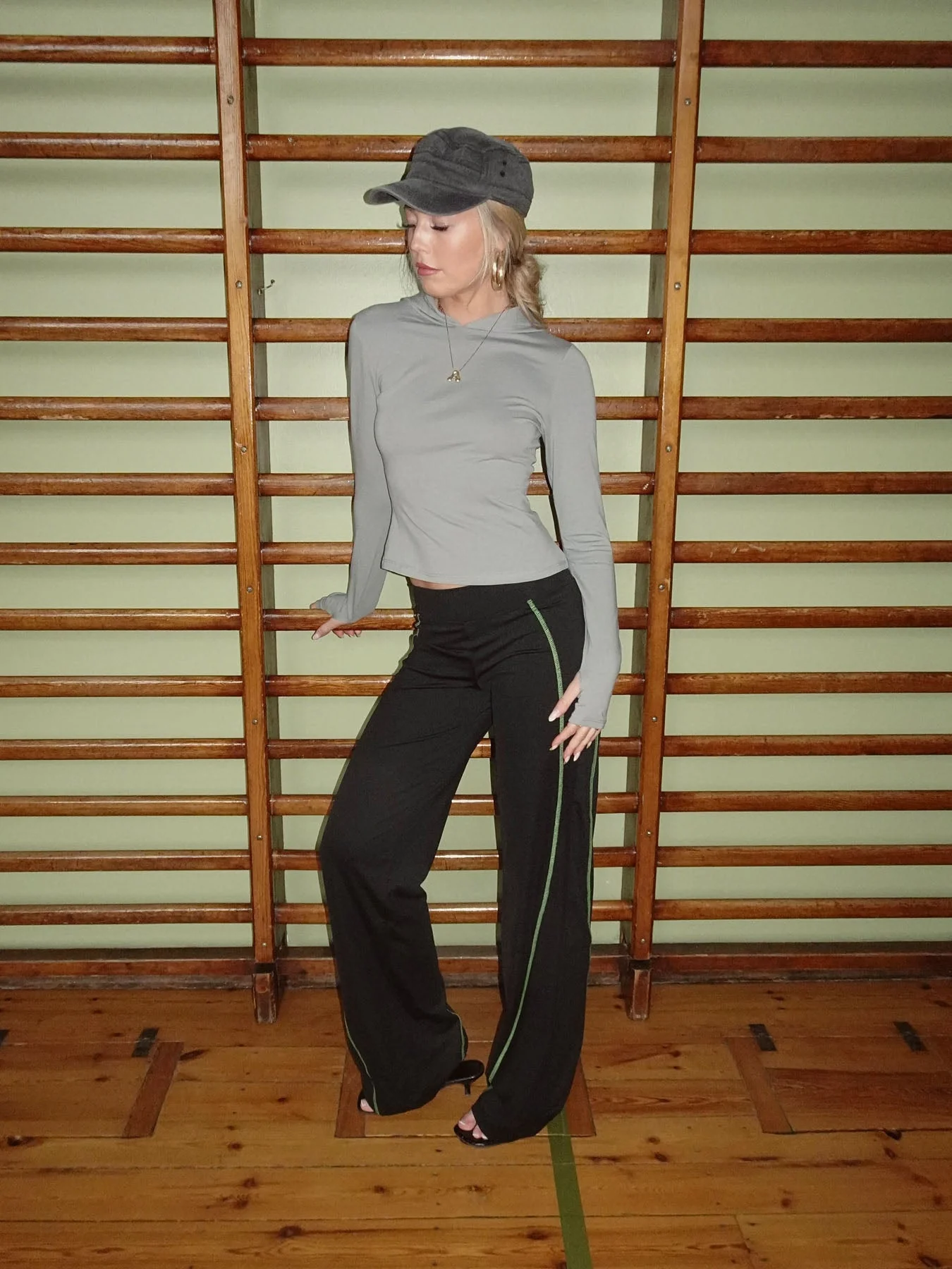 Astina blouse with hoodie - Grey 5 Astina blouse with hoodie - Grey