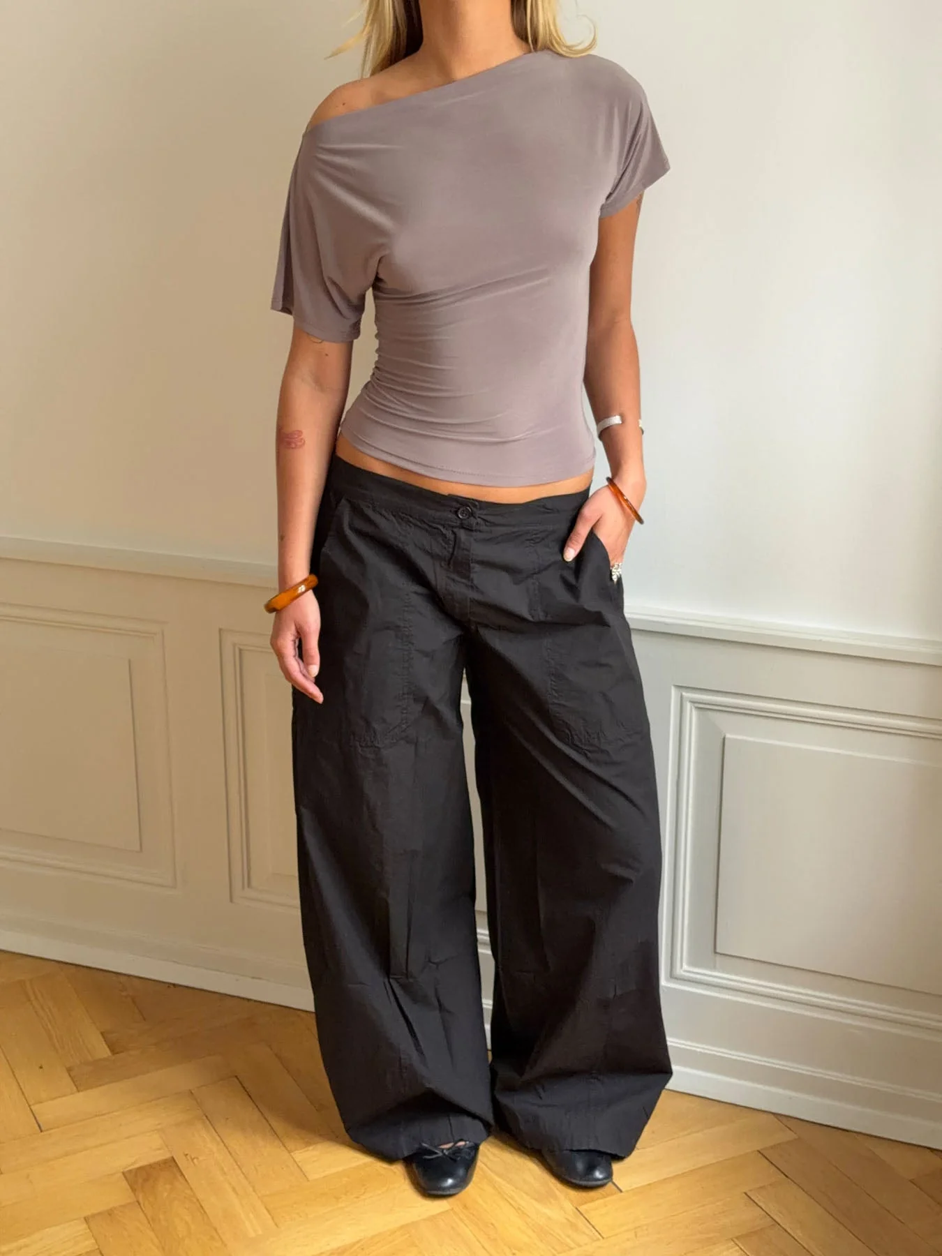 Florine fitted t-shirt – Taupe 10 Florine fitted t-shirt – Taupe
