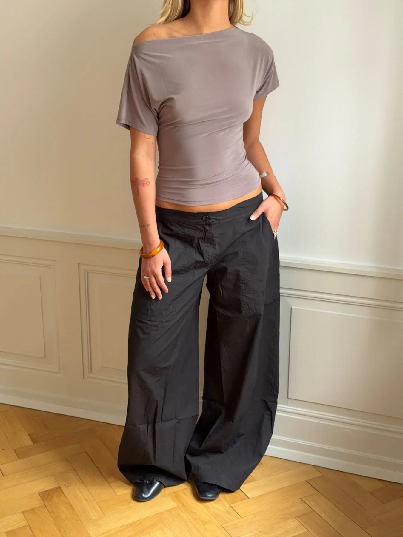 Florine fitted t-shirt – Taupe 16 Florine fitted t-shirt – Taupe