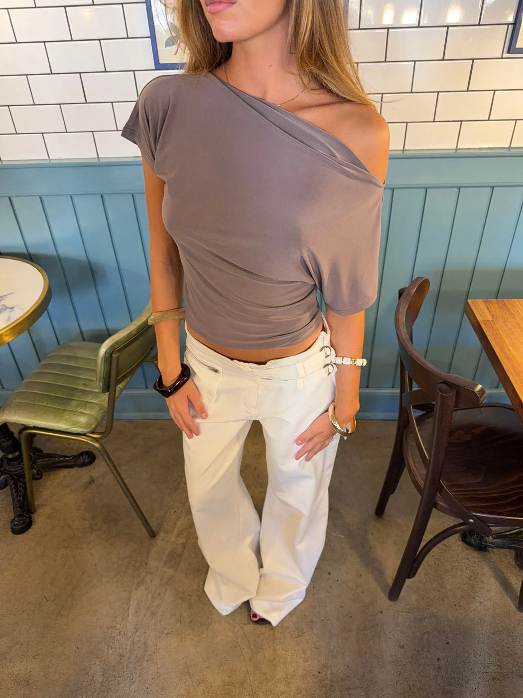 Florine fitted t-shirt – Taupe 7 Florine fitted t-shirt – Taupe