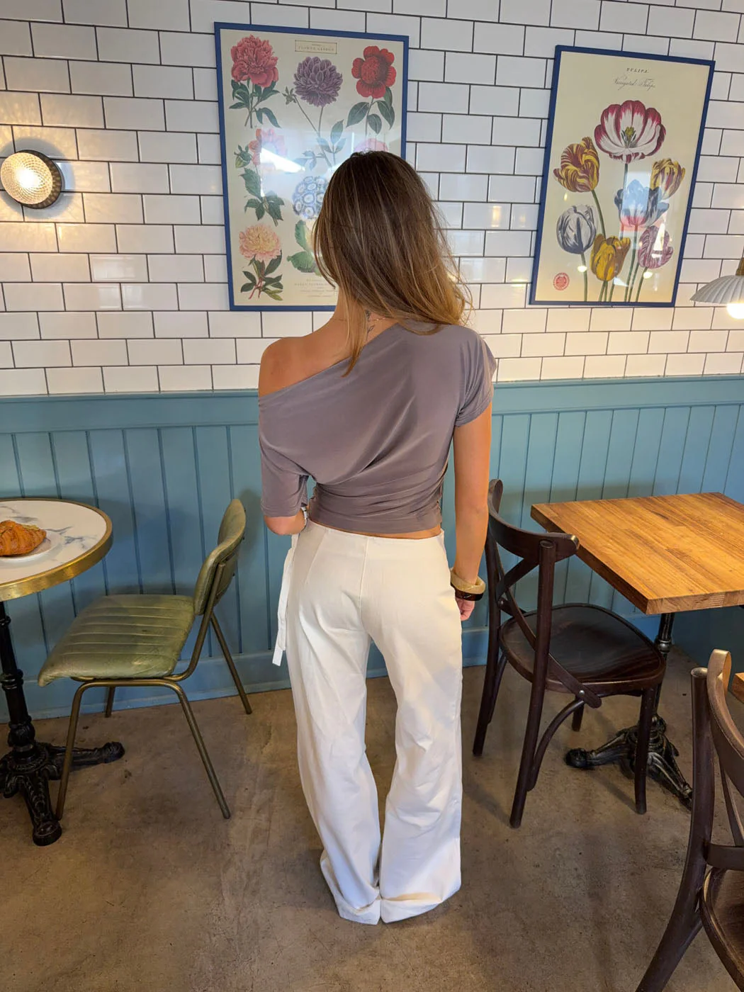 Florine fitted t-shirt – Taupe 8 Florine fitted t-shirt – Taupe