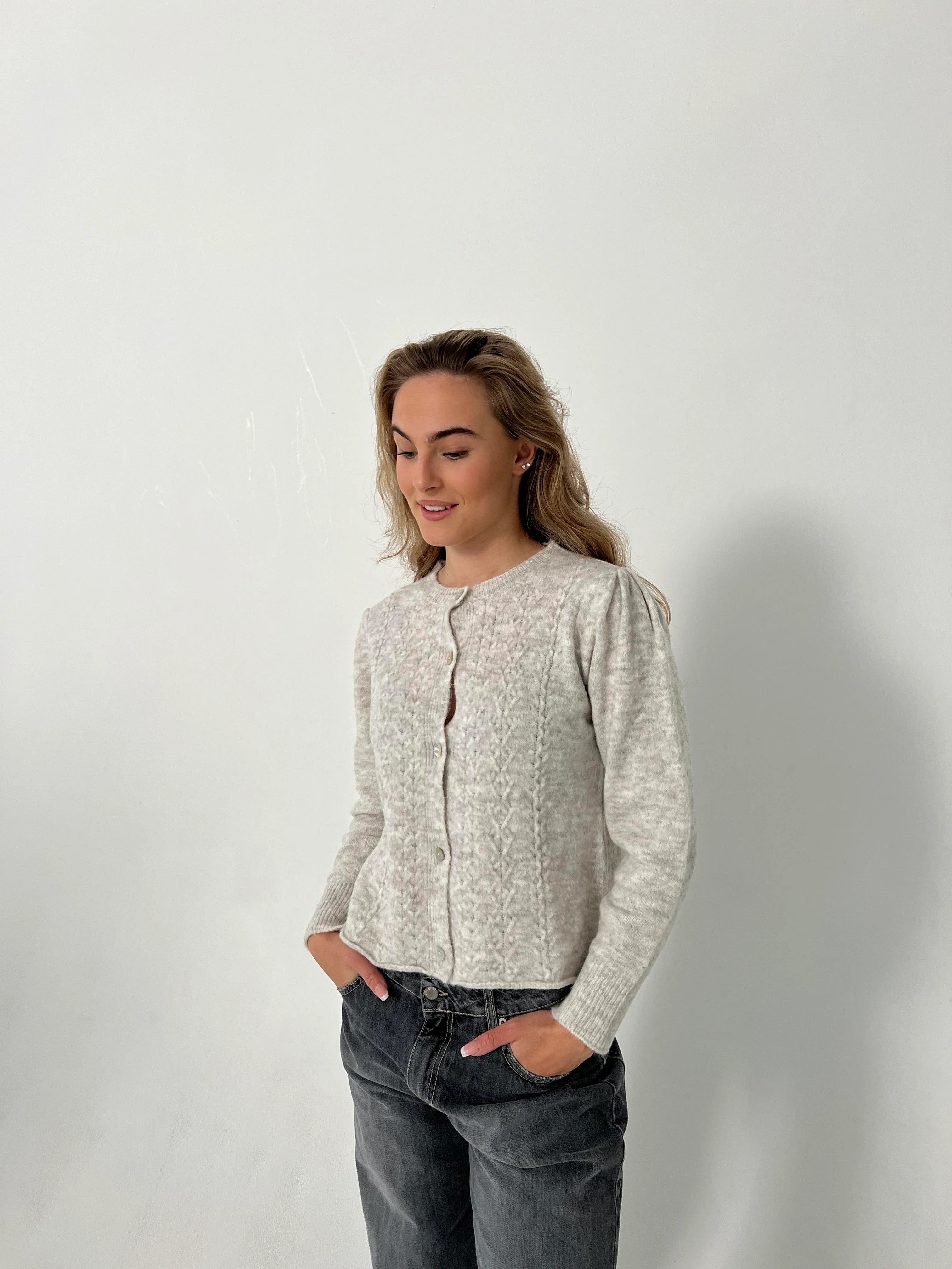 Cilla knitted cardigan - Light grey 5 Cilla knitted cardigan - Light grey