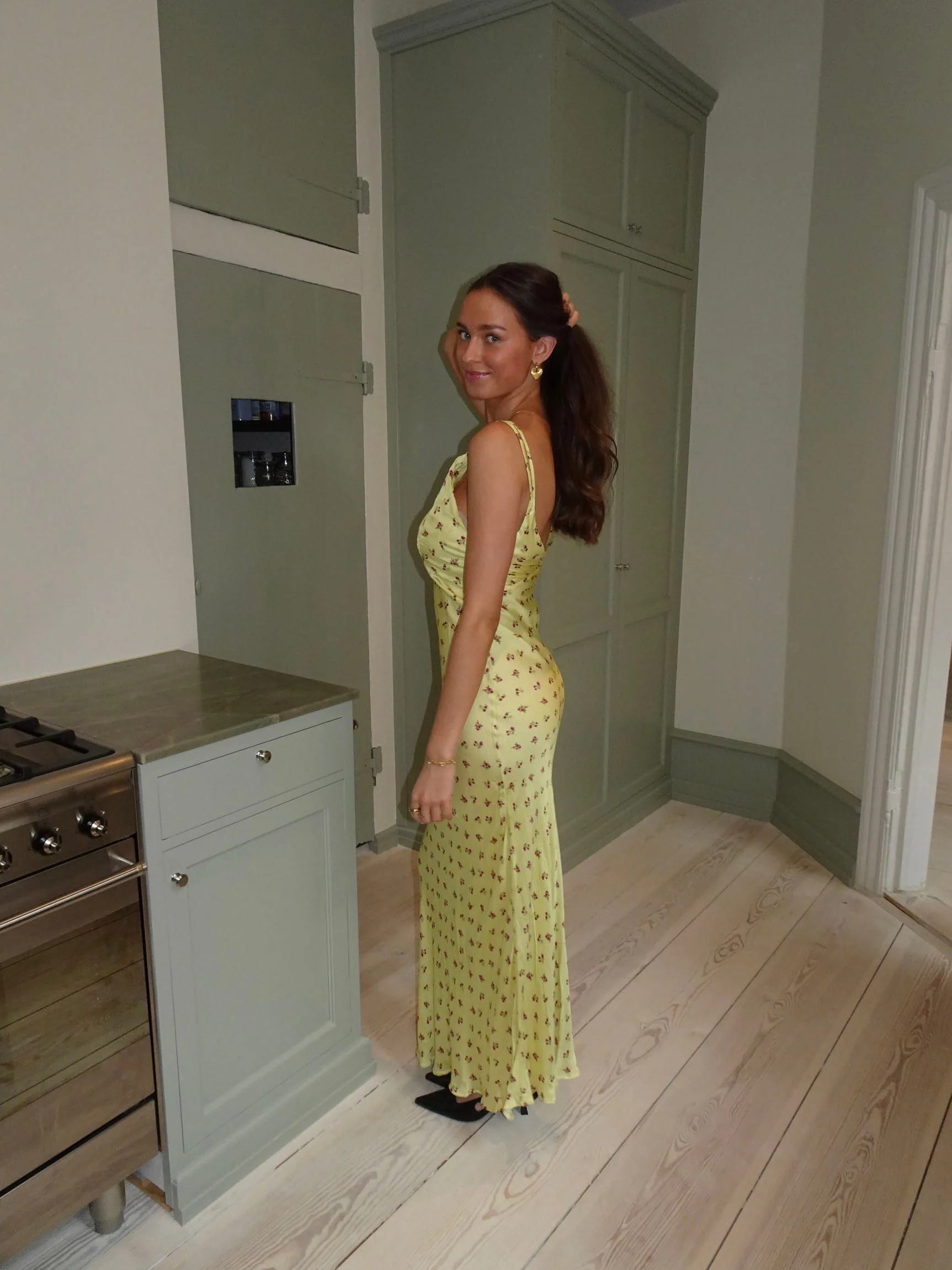 Emily dress with flowers - Yellow 3 Emily dress with flowers - Yellow