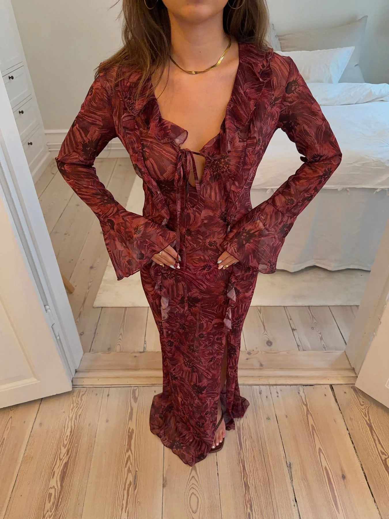 Amy maxi dress with flower pattern - Purple/winered 2 Amy maxi dress with flower pattern - Purple/winered