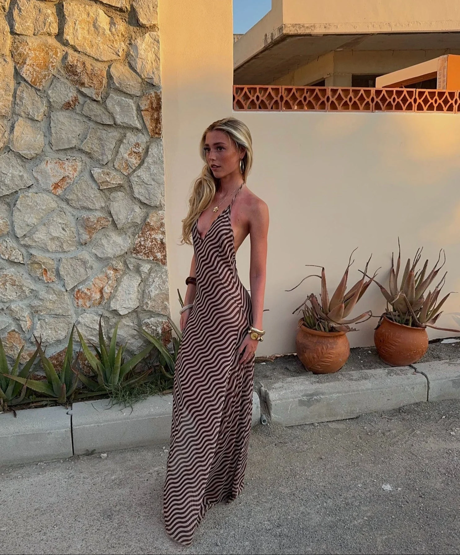 Lunia mesh (see-through!) dress with open back – Brown/off white