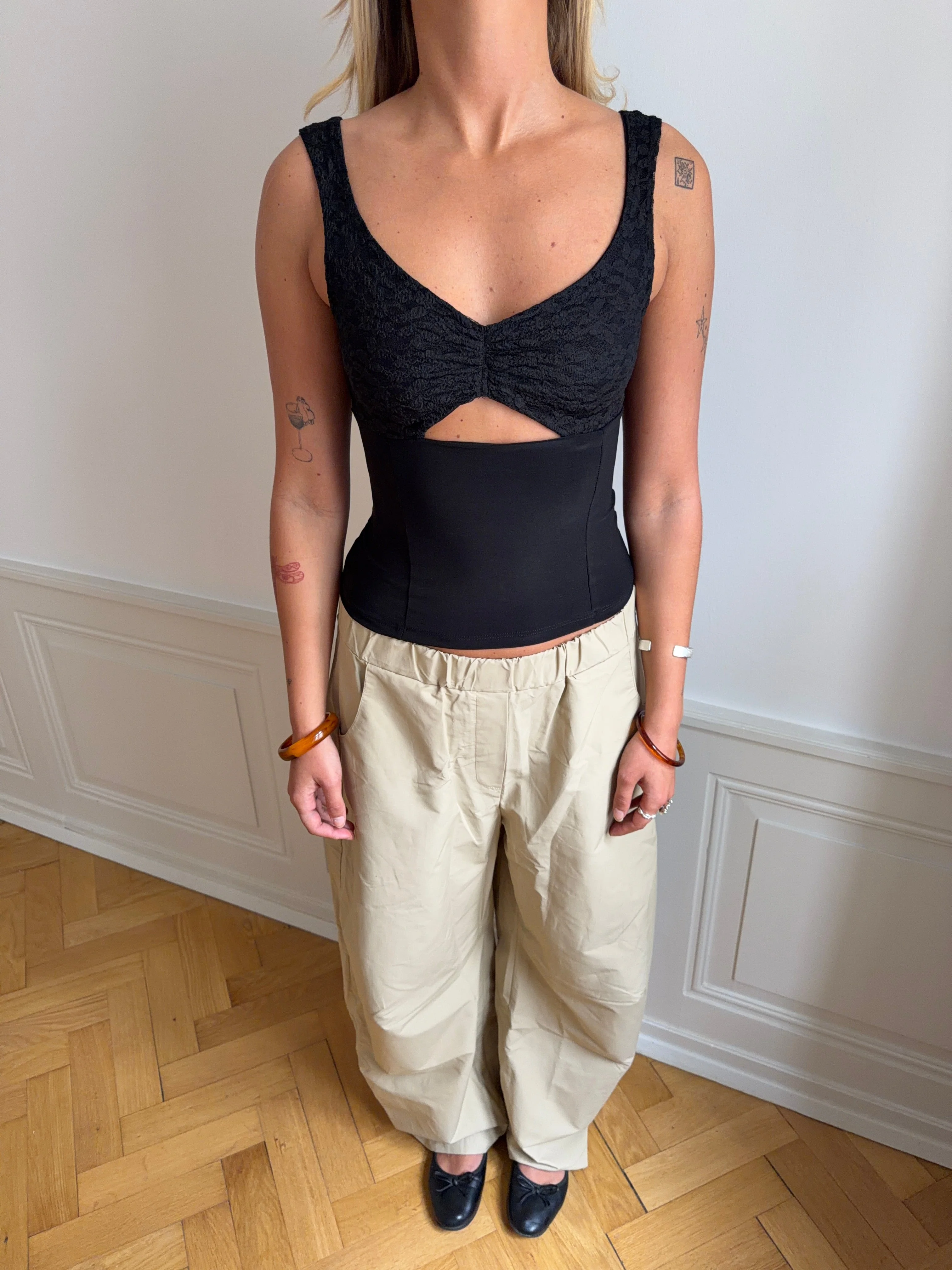 Lana top with lace - Black 11 Lana top with lace - Black
