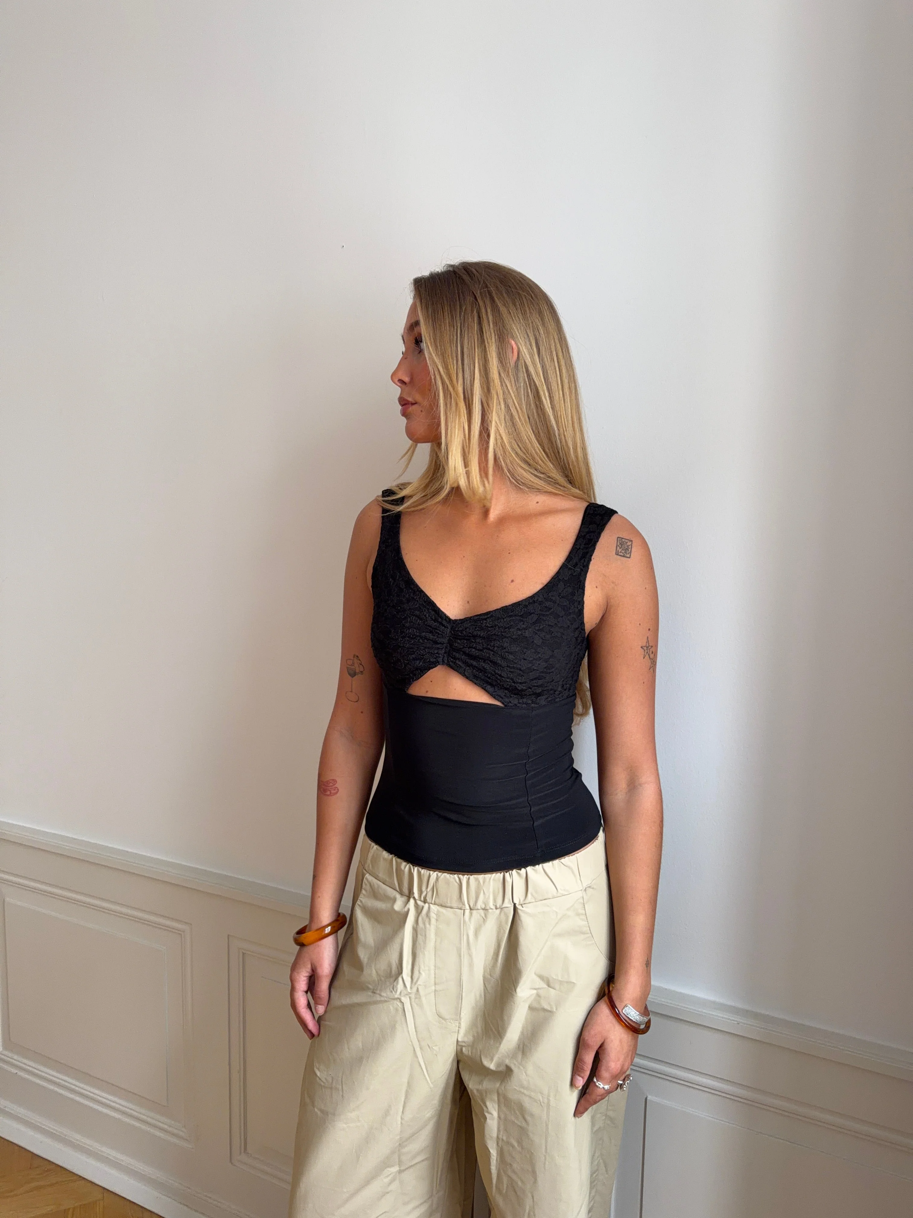 Lana top with lace - Black 12 Lana top with lace - Black