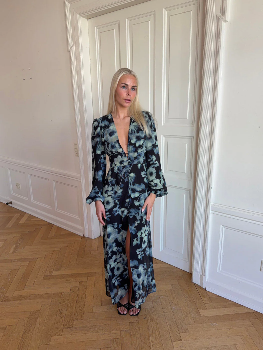 Floral dress with flowers - Navy/white