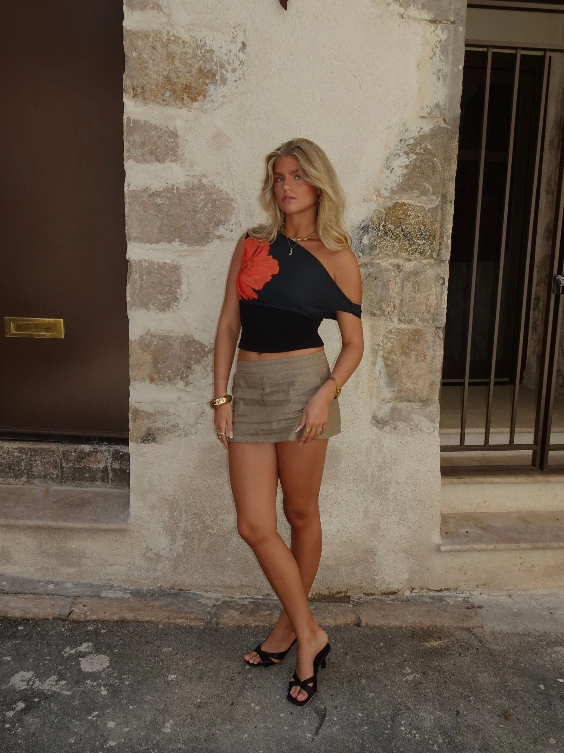 Kimmie top with flower - Black/red 12 Kimmie top with flower - Black/red