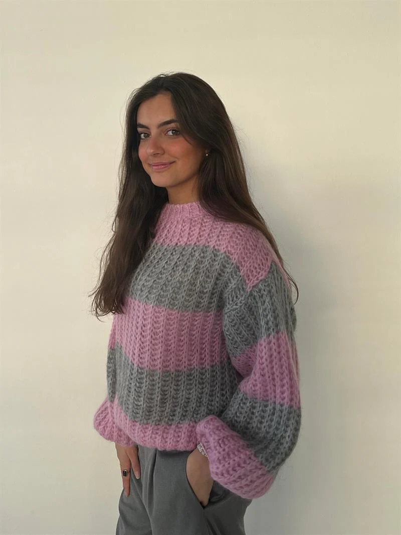 Mathilde & Anna - Knit Pink/grey 1 Mathilde & Anna - Knit Pink/grey