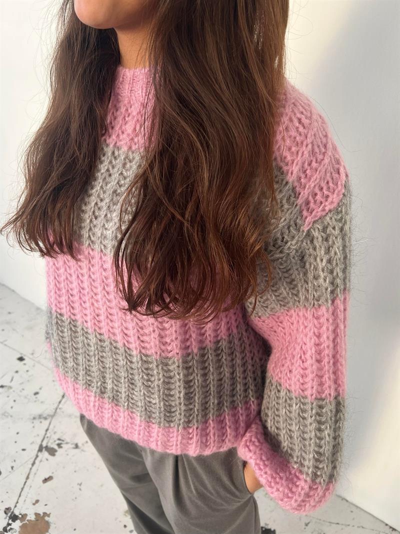 Mathilde & Anna - Knit Pink/grey 4 Mathilde & Anna - Knit Pink/grey