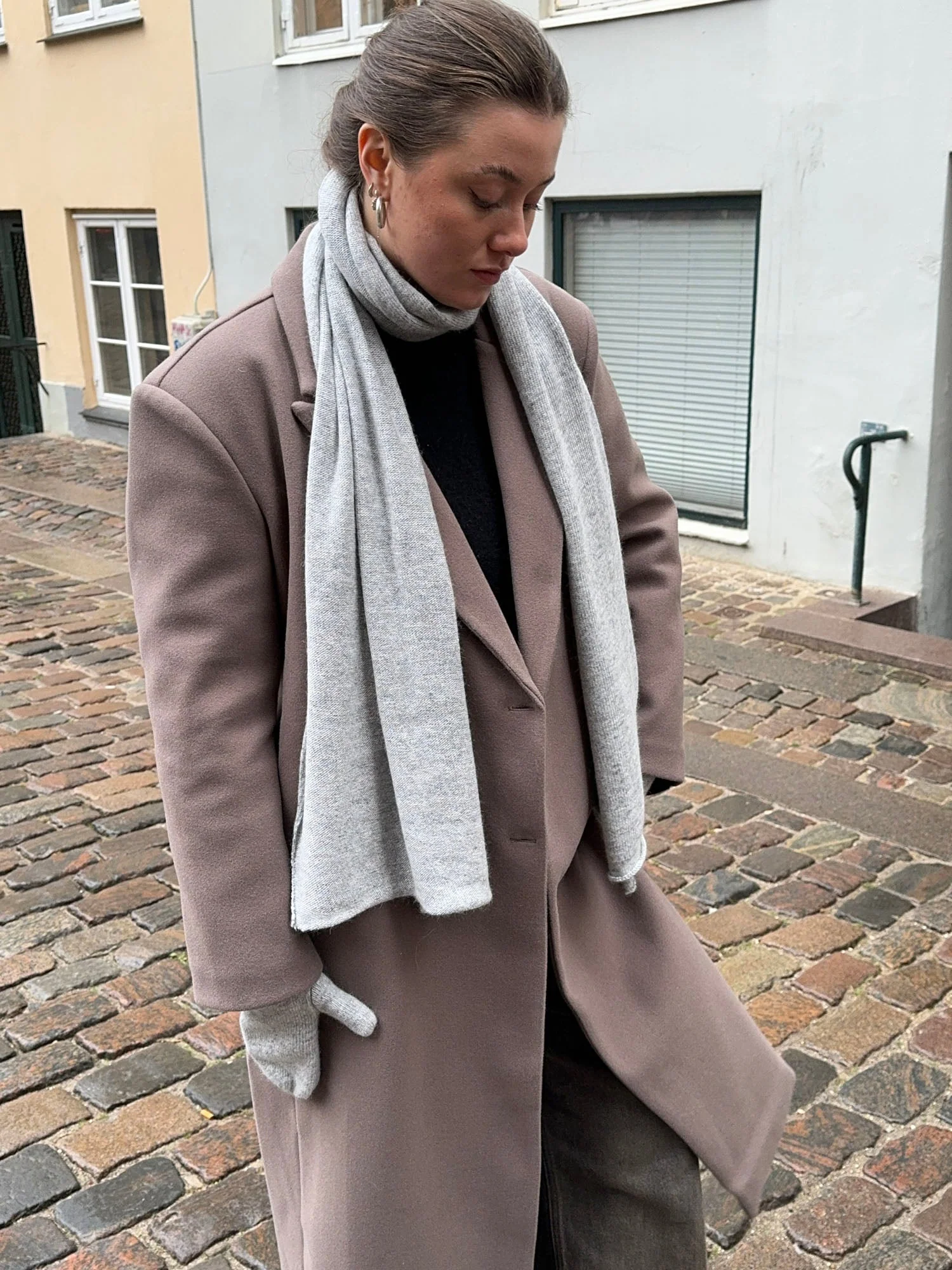 Kehlani knitted scarf - Light grey 5 Kehlani knitted scarf - Light grey