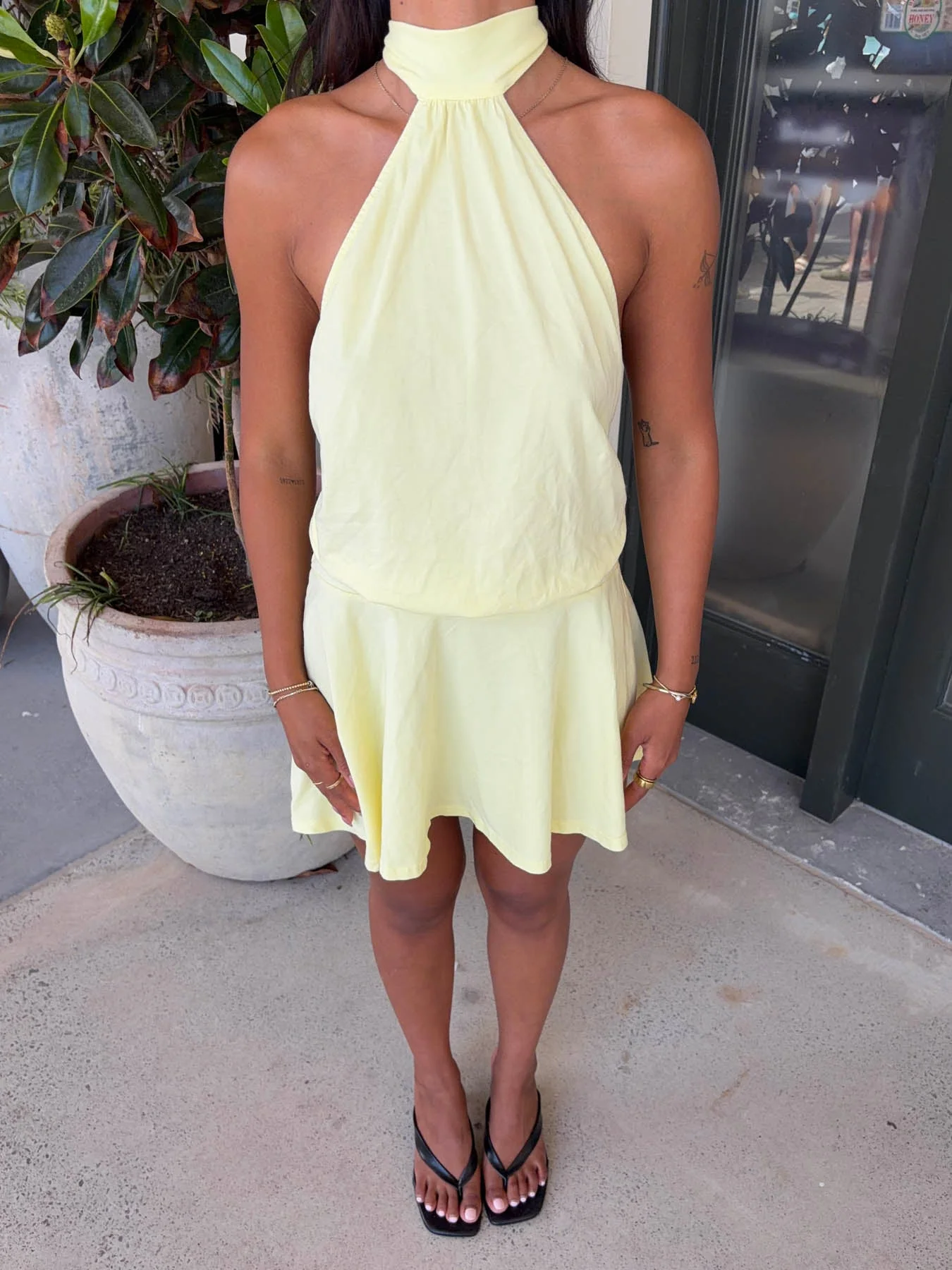 Kaiana dress with open back - Yellow 9 Kaiana dress with open back - Yellow