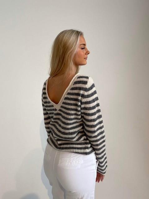 Leona knit - grey and beige 1 Leona knit - grey and beige