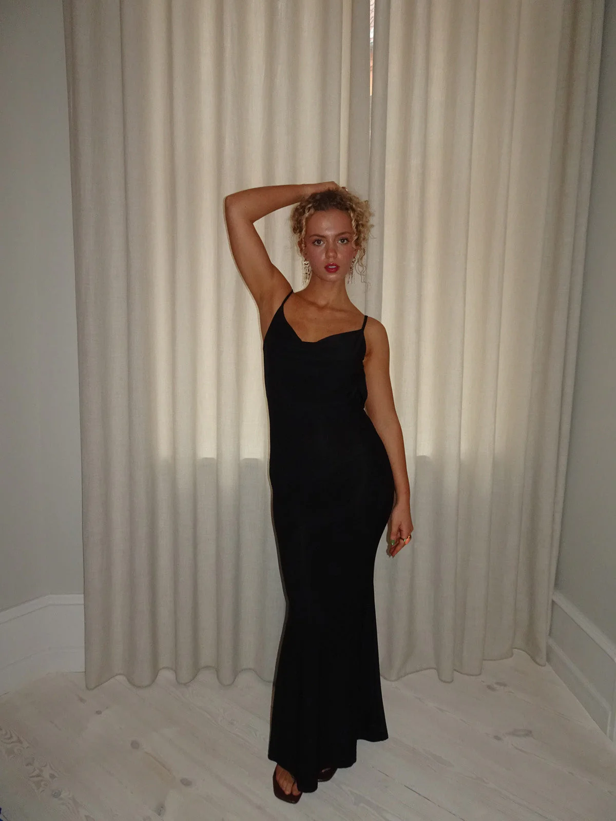 Marajana dress with deep lace back - Black