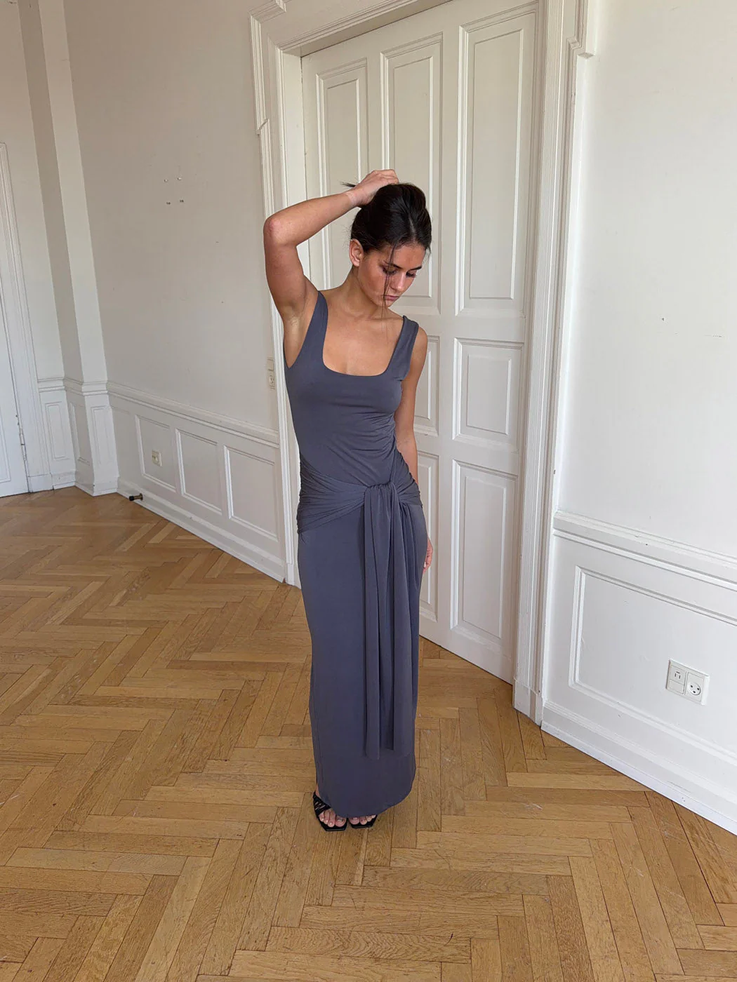 Mia dress with tie detail - Grey 2 Mia dress with tie detail - Grey