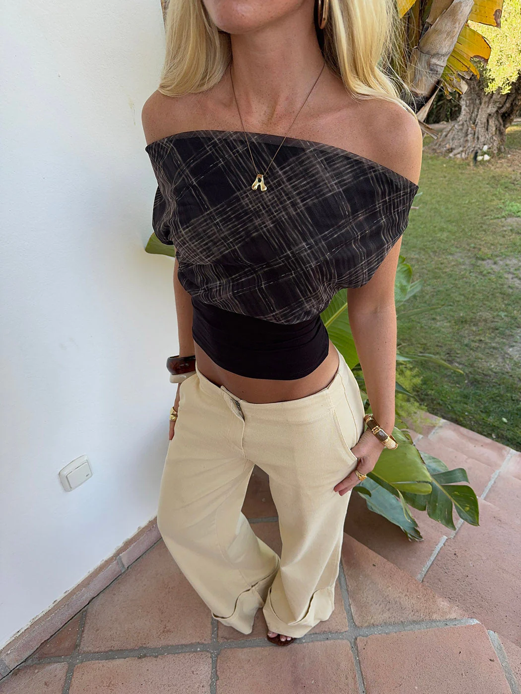 Nila fitted top with open back – Black/brown 7 Nila fitted top with open back – Black/brown
