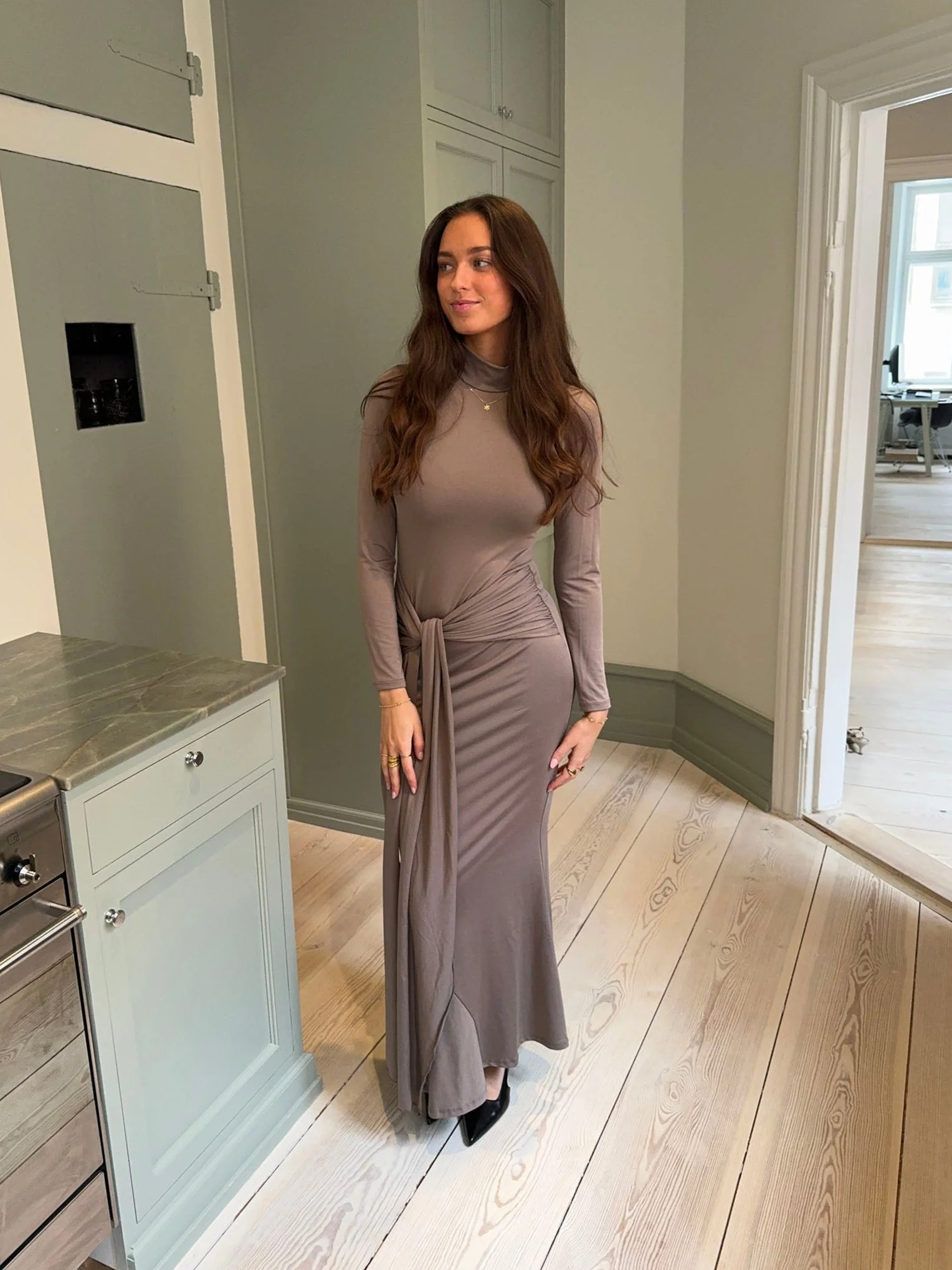 Silia maxi dress with ties - Taupe 3 Silia maxi dress with ties - Taupe