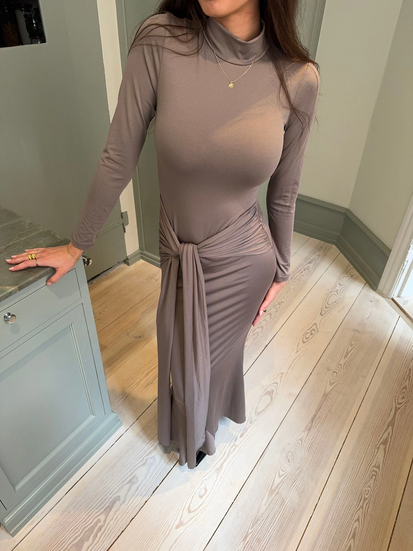 Silia maxi dress with ties - Taupe 4 Silia maxi dress with ties - Taupe