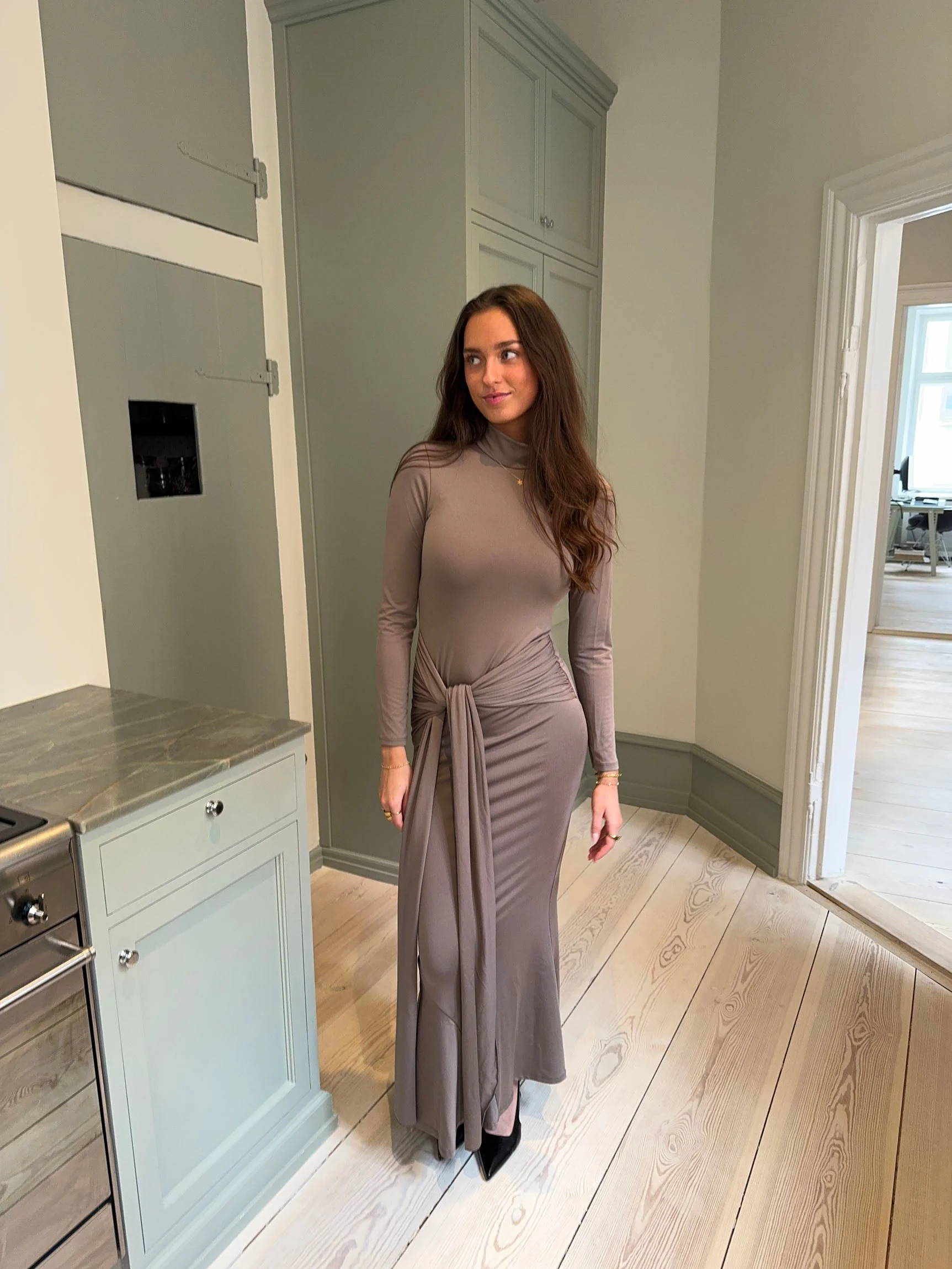 Silia maxi dress with ties - Taupe 9 Silia maxi dress with ties - Taupe