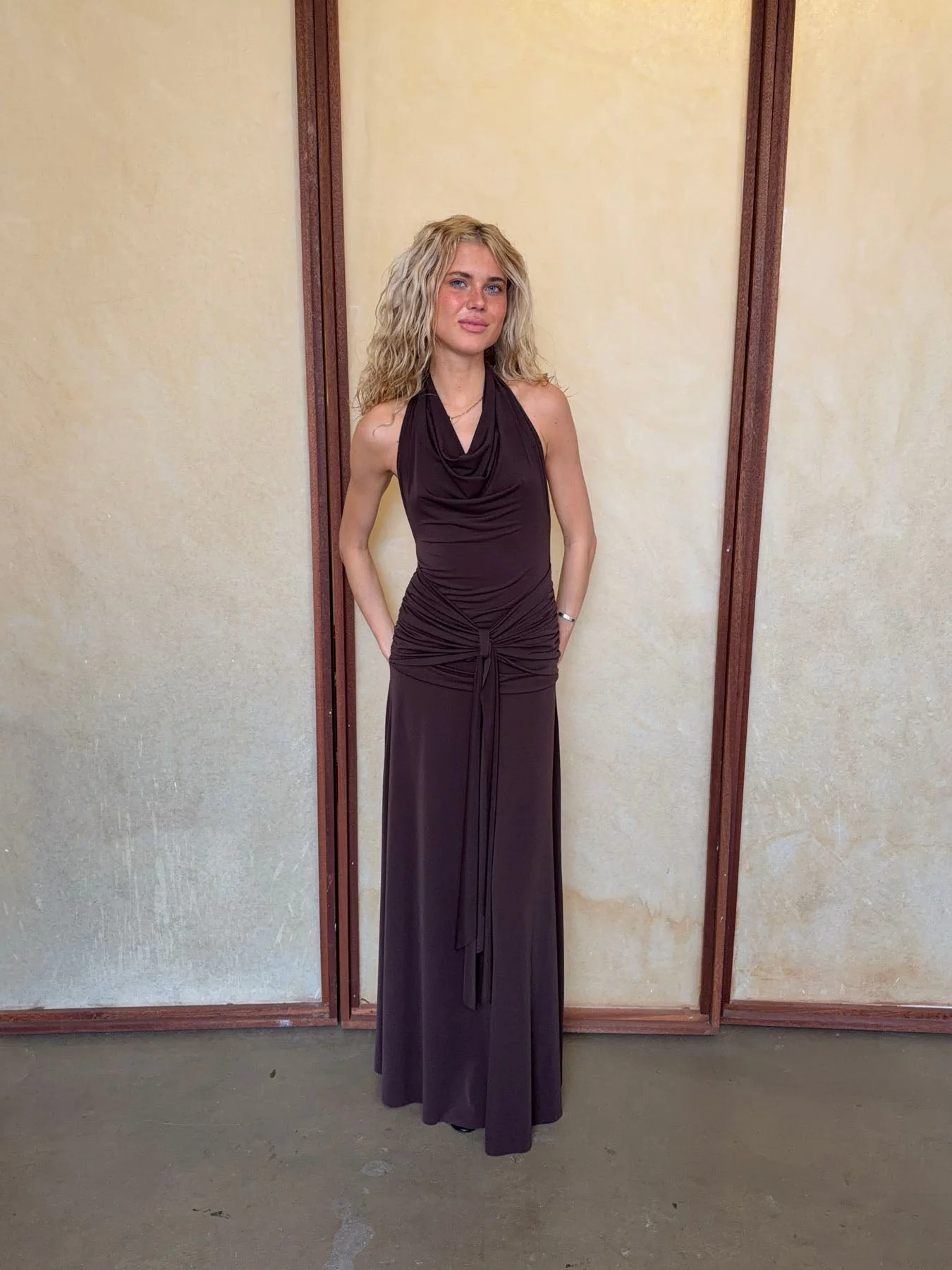 Redina dress with open back - Brown 13 Redina dress with open back - Brown