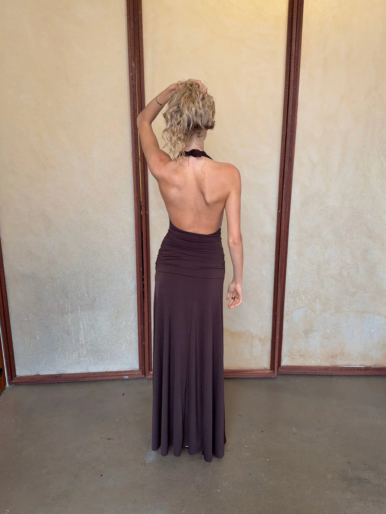 Redina dress with open back - Brown 3 Redina dress with open back - Brown
