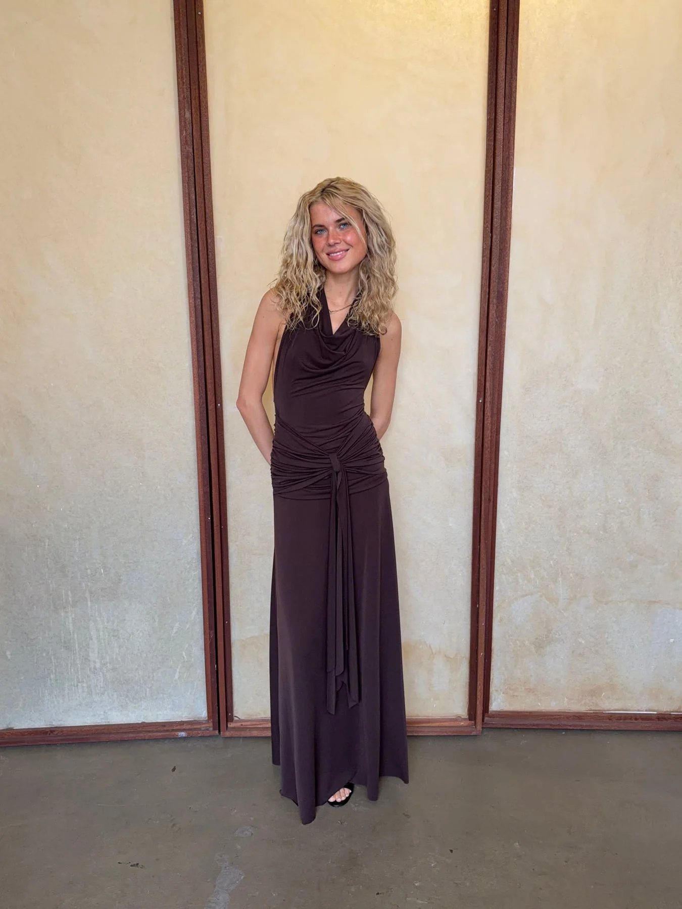 Redina dress with open back - Brown 4 Redina dress with open back - Brown