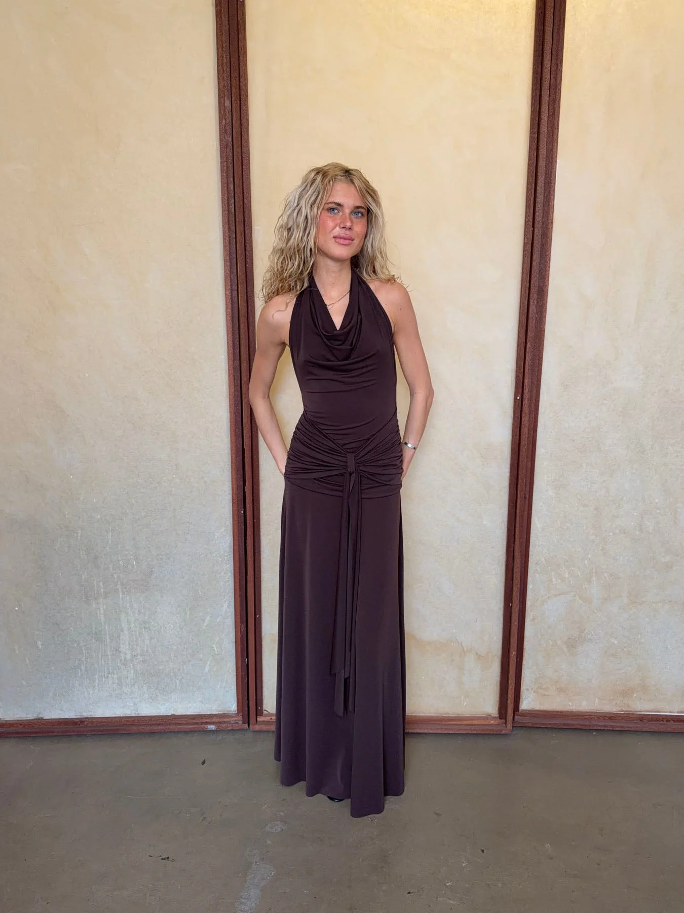 Redina dress with open back - Brown 6 Redina dress with open back - Brown