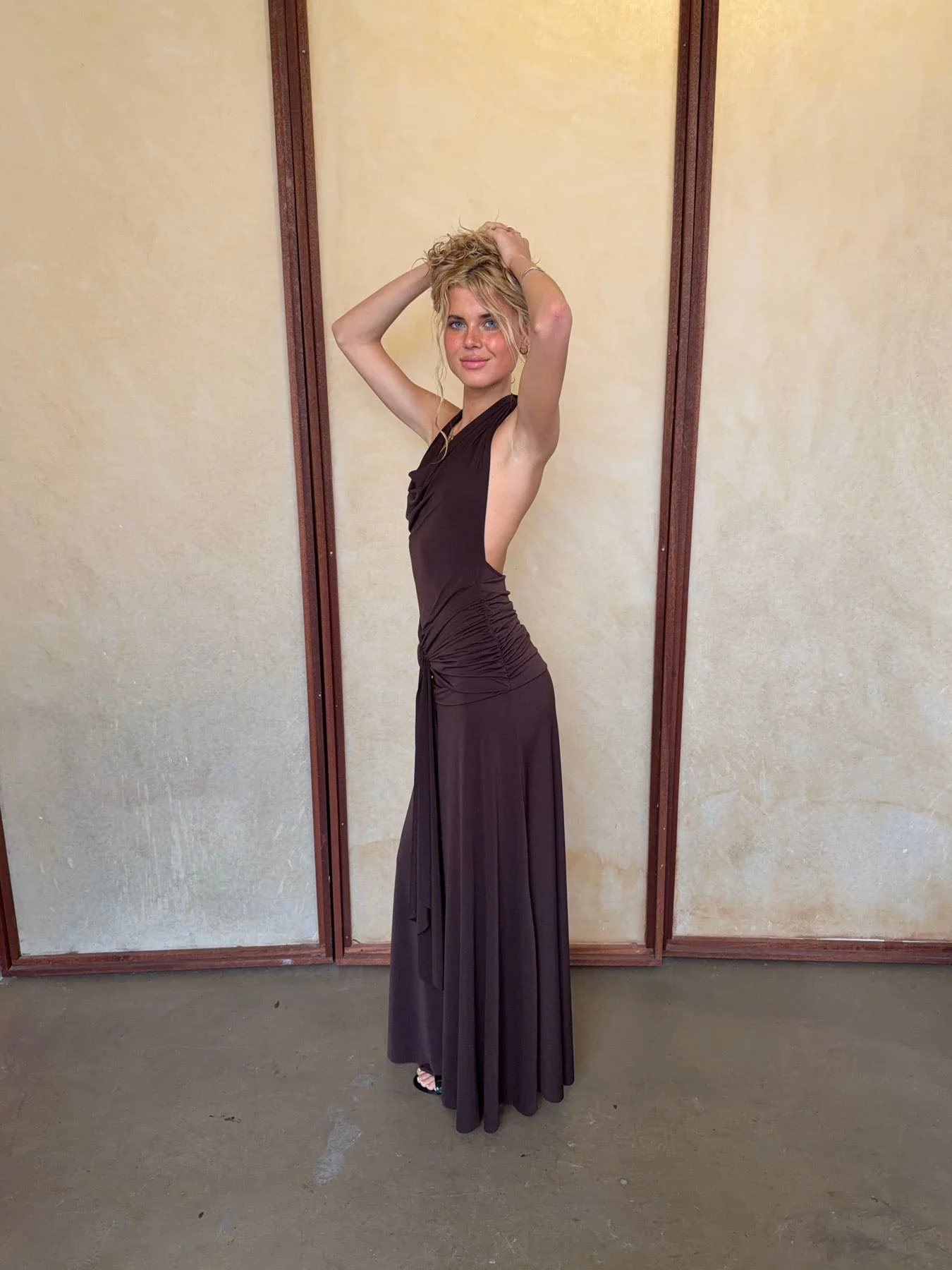Redina dress with open back - Brown 7 Redina dress with open back - Brown