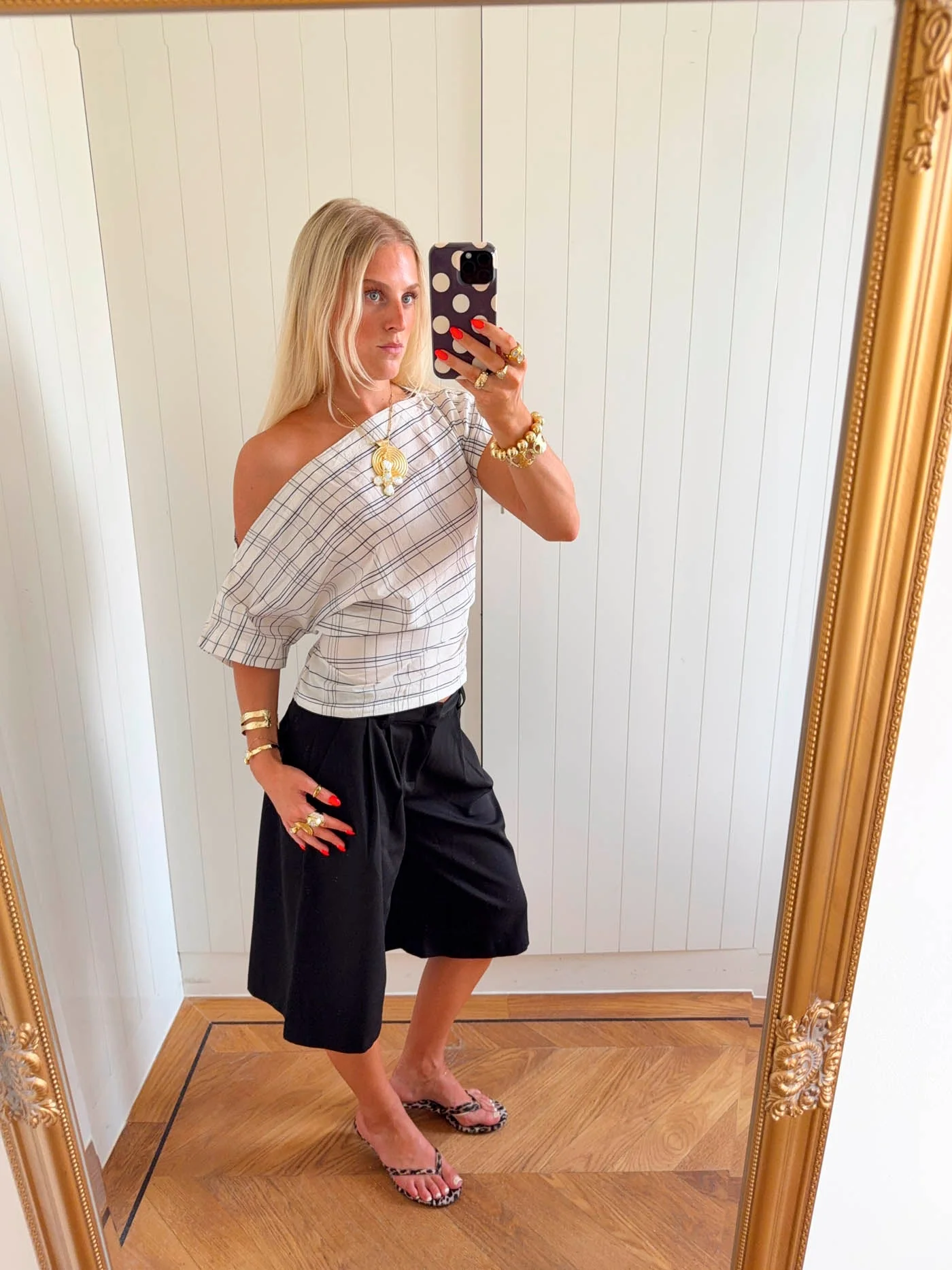 Scandivv off shoulder top with checkers - White/navy 11 Scandivv off shoulder top with checkers - White/navy