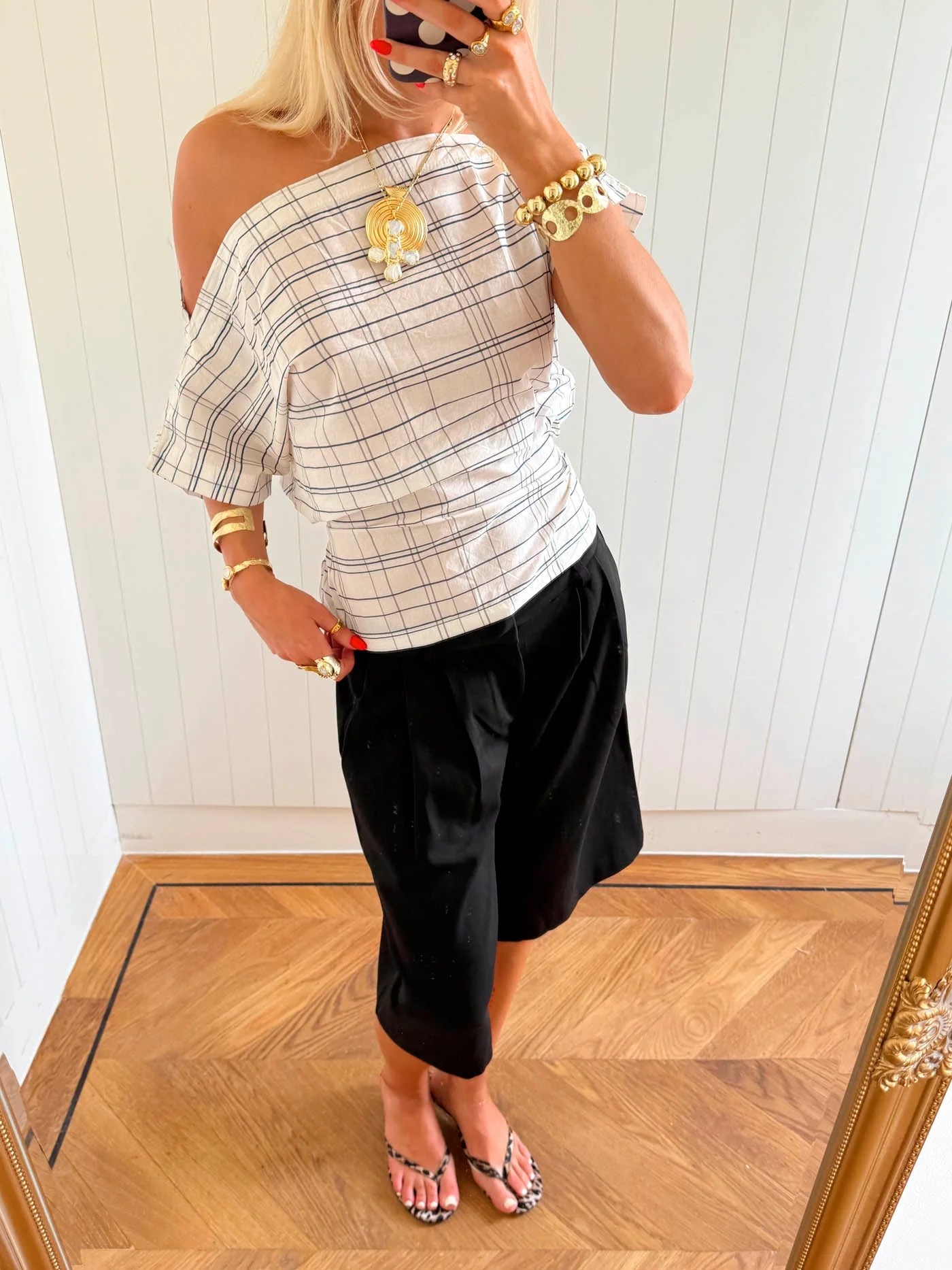 Scandivv off shoulder top with checkers - White/navy 12 Scandivv off shoulder top with checkers - White/navy