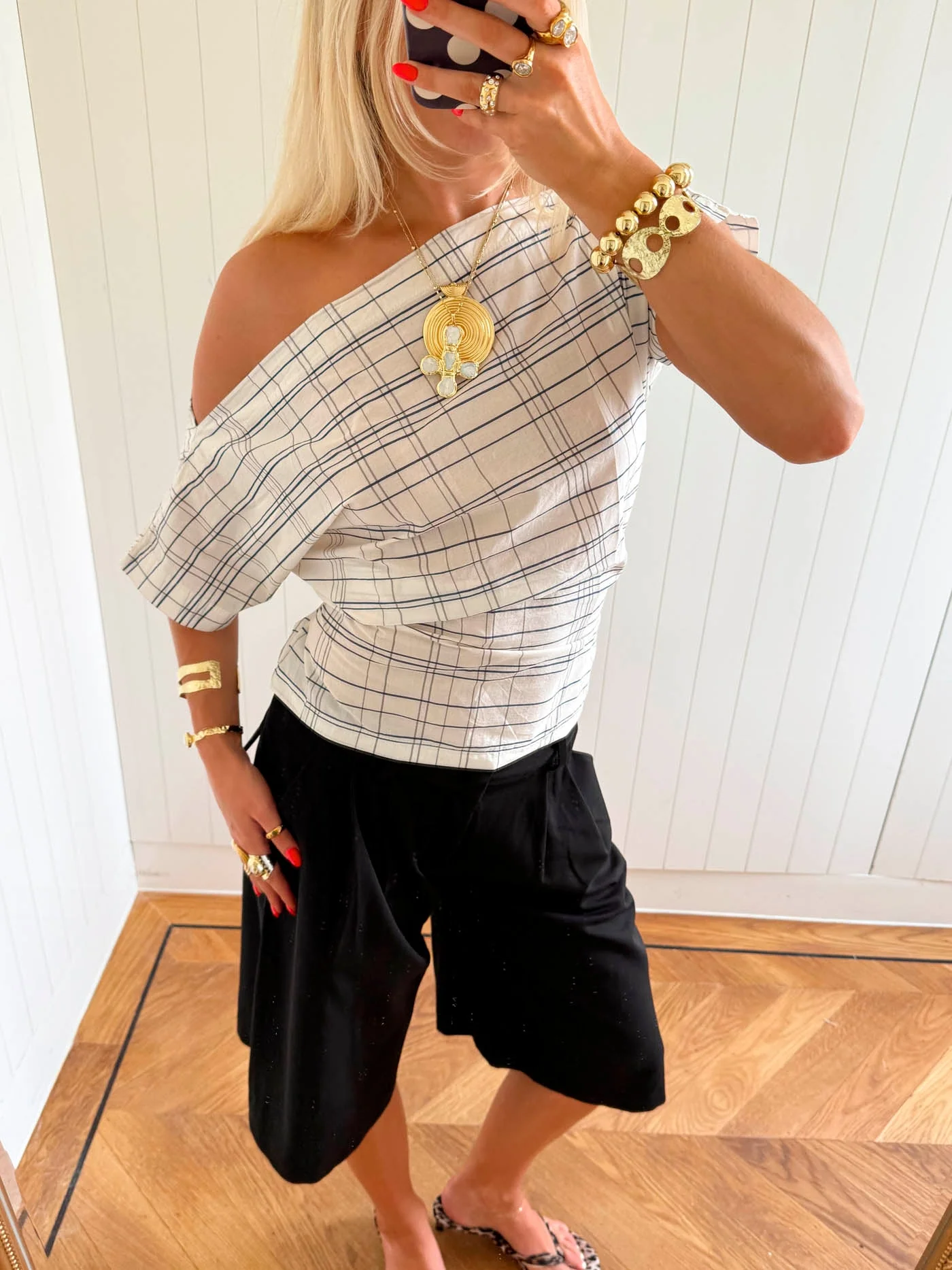 Scandivv off shoulder top with checkers - White/navy 13 Scandivv off shoulder top with checkers - White/navy