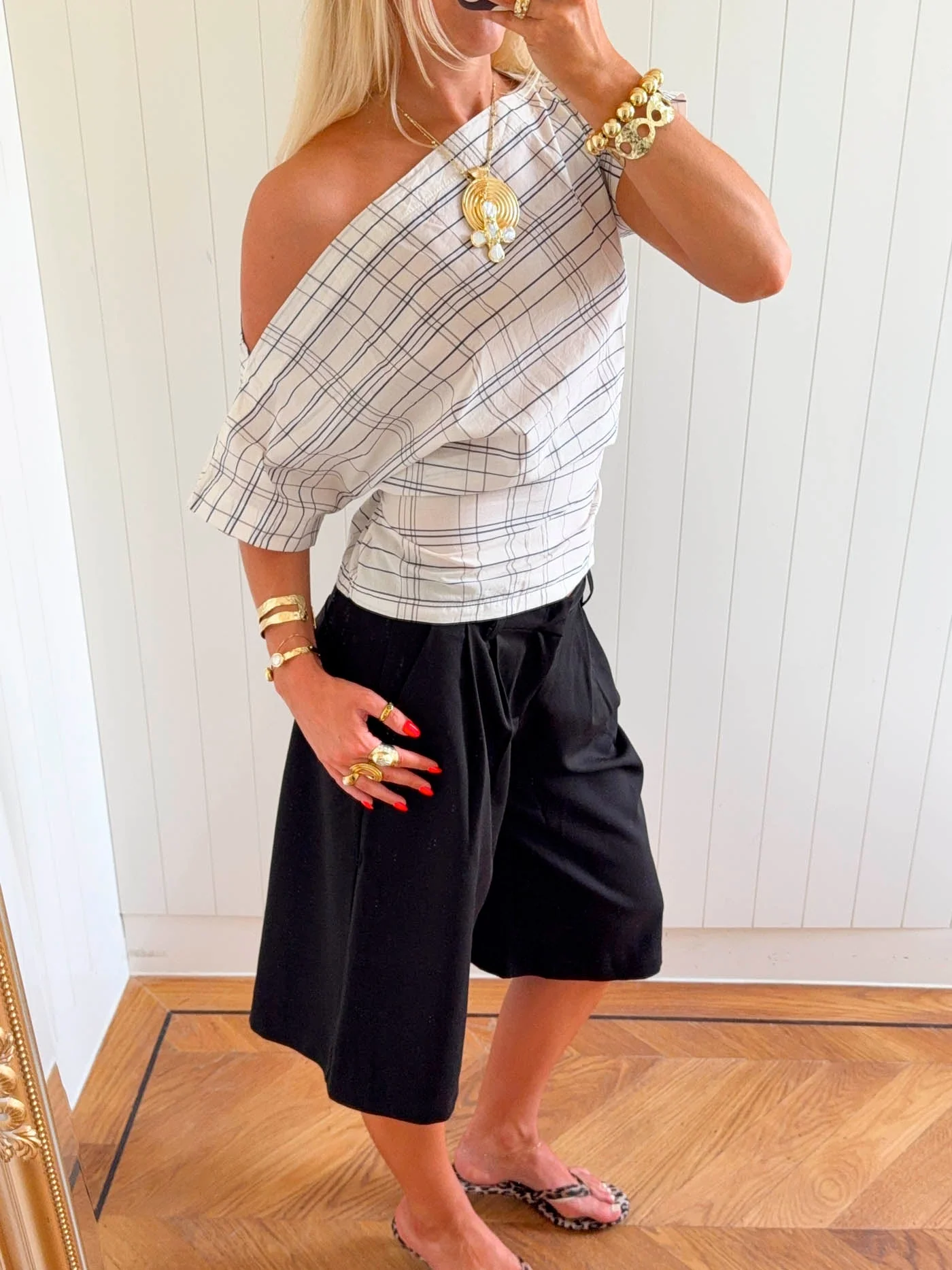Scandivv off shoulder top with checkers - White/navy 7 Scandivv off shoulder top with checkers - White/navy