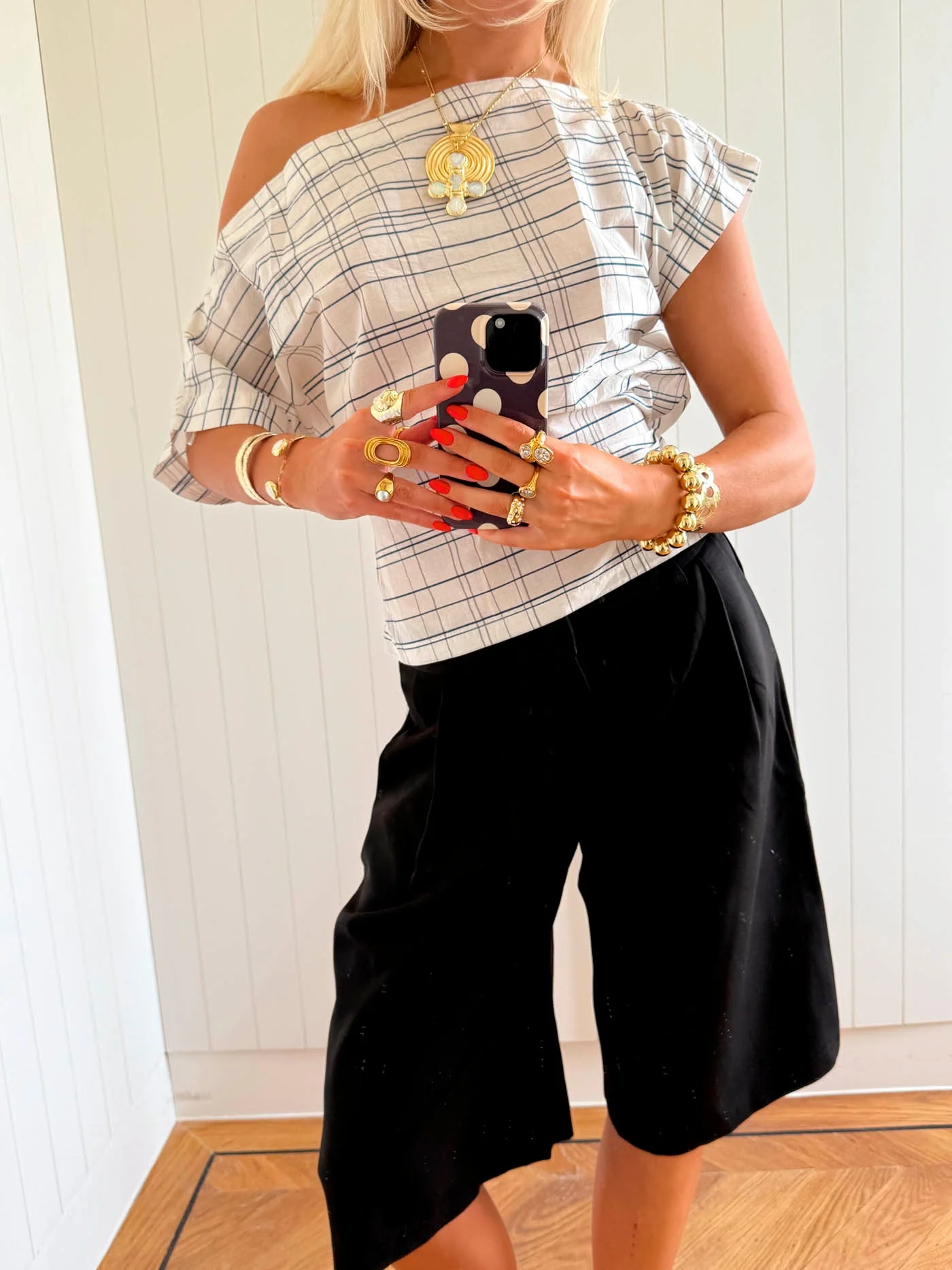 Scandivv off shoulder top with checkers - White/navy 9 Scandivv off shoulder top with checkers - White/navy