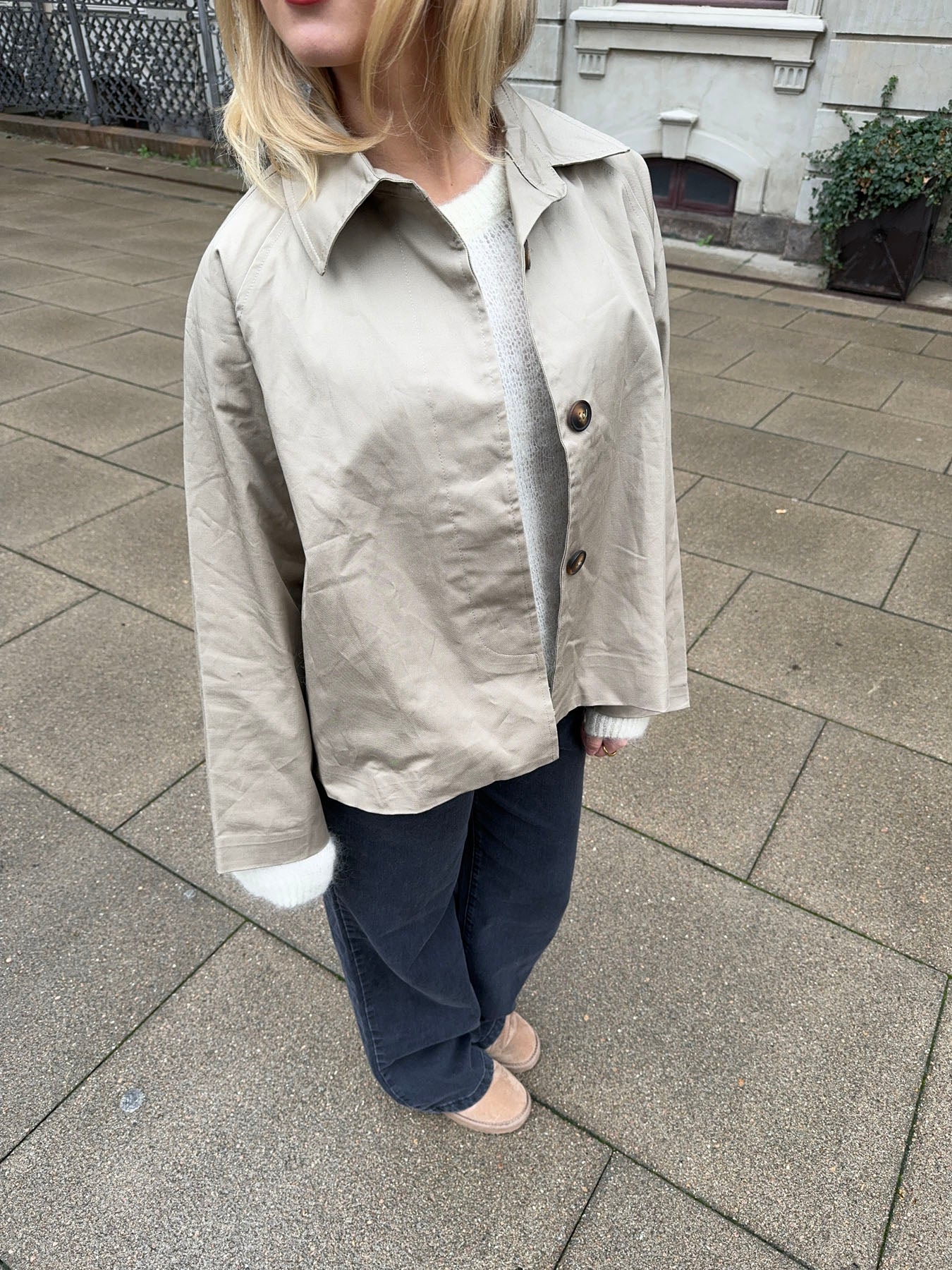Monica short trenchcoat - Beige 4 Monica short trenchcoat - Beige