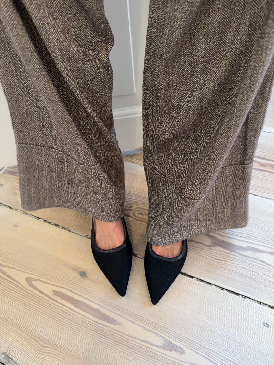 Suzanne slingback heels with details - Black 7 Suzanne slingback heels with details - Black