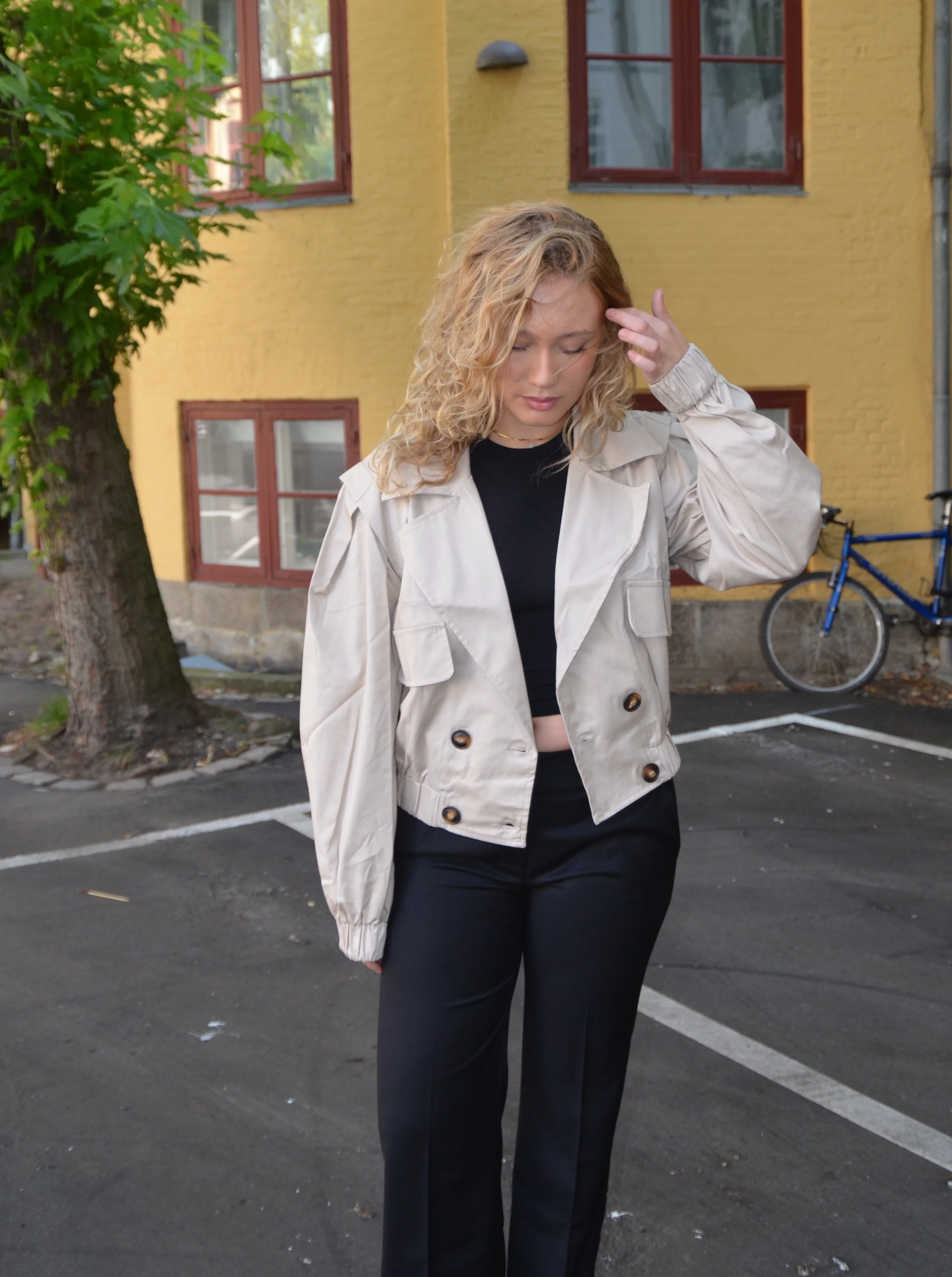 Millie cropped trench coat - Beige