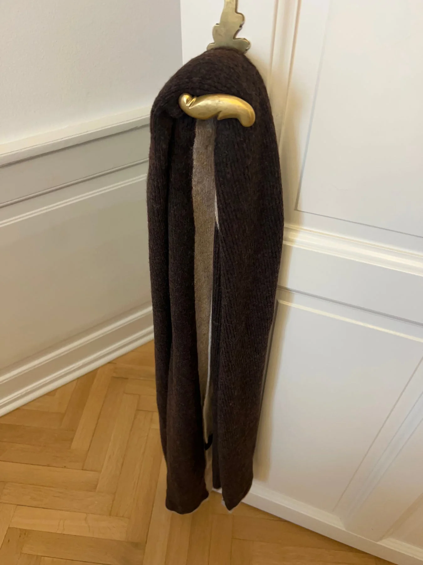 Liroline scarf – Brown/off-white 3 Liroline scarf – Brown/off-white