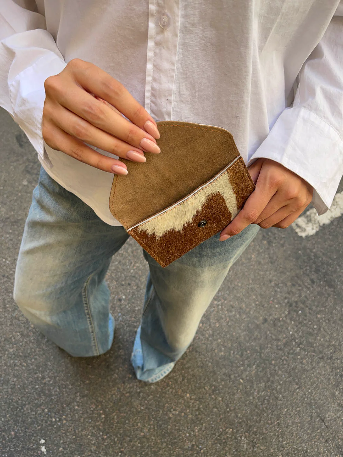Nuvia cowhide purse with button – Light brown/caramel 2 Nuvia cowhide purse with button – Light brown/caramel