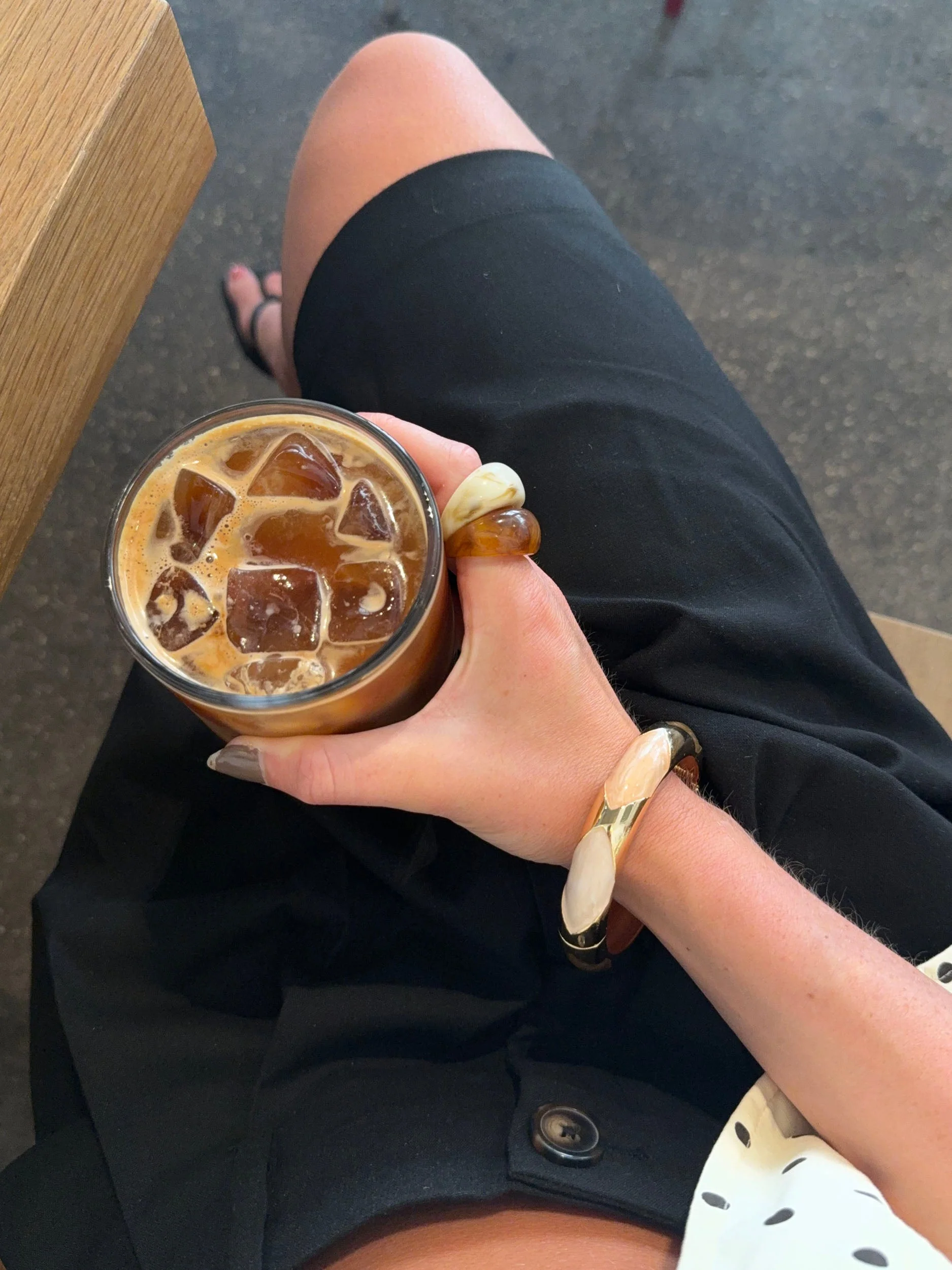 Tove bracelet with details – Nude/brown/gold 3 Tove bracelet with details – Nude/brown/gold