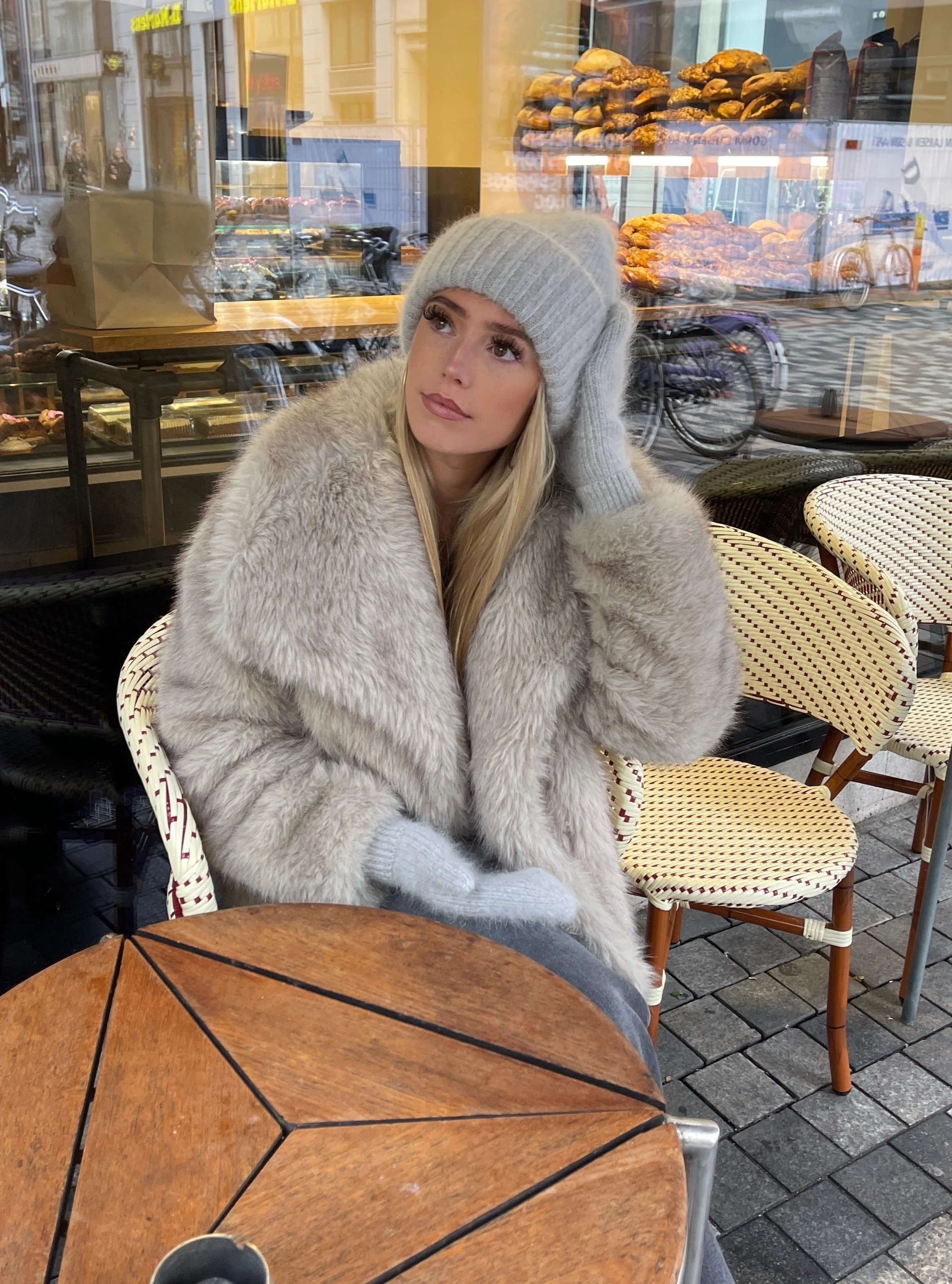 Fluffy beanie - Grey